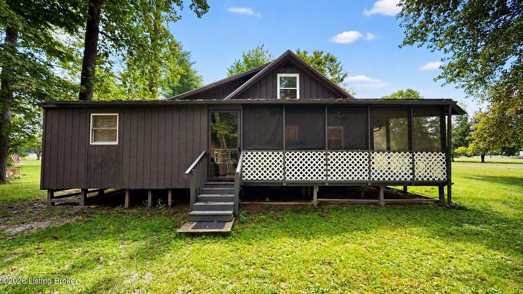 560 Swan Ct Property Photo 32