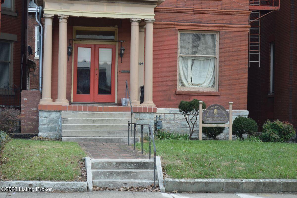 1703 S 4th St Property Photo 3