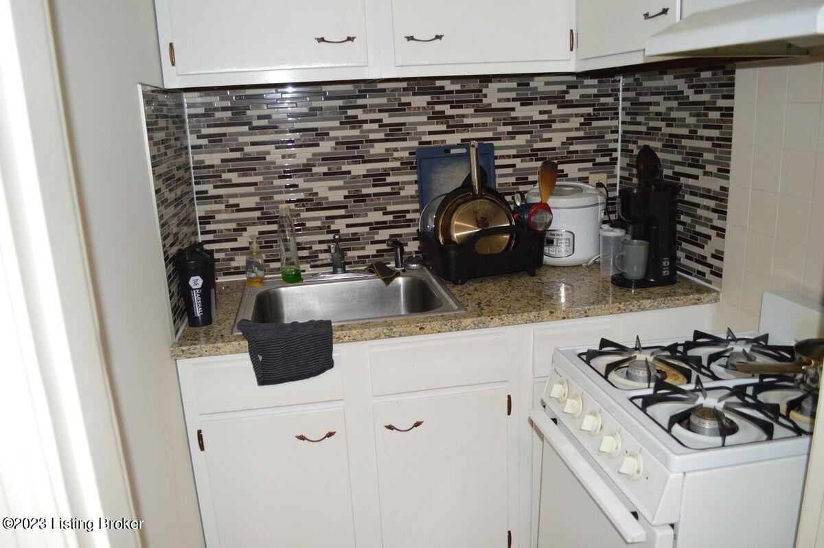 1703 S 4th St Property Photo 9