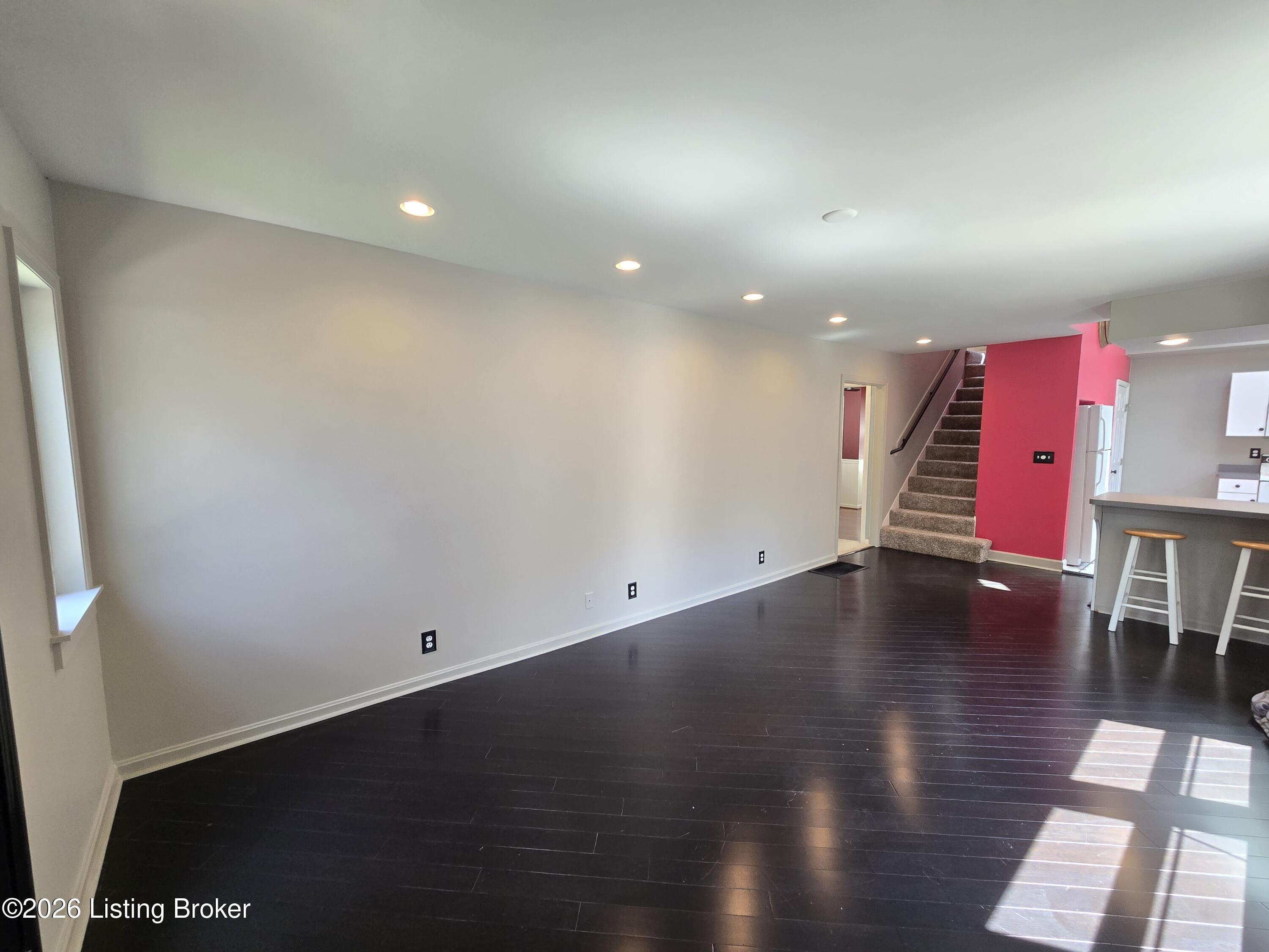 3932 Kennison Ave Property Photo 6
