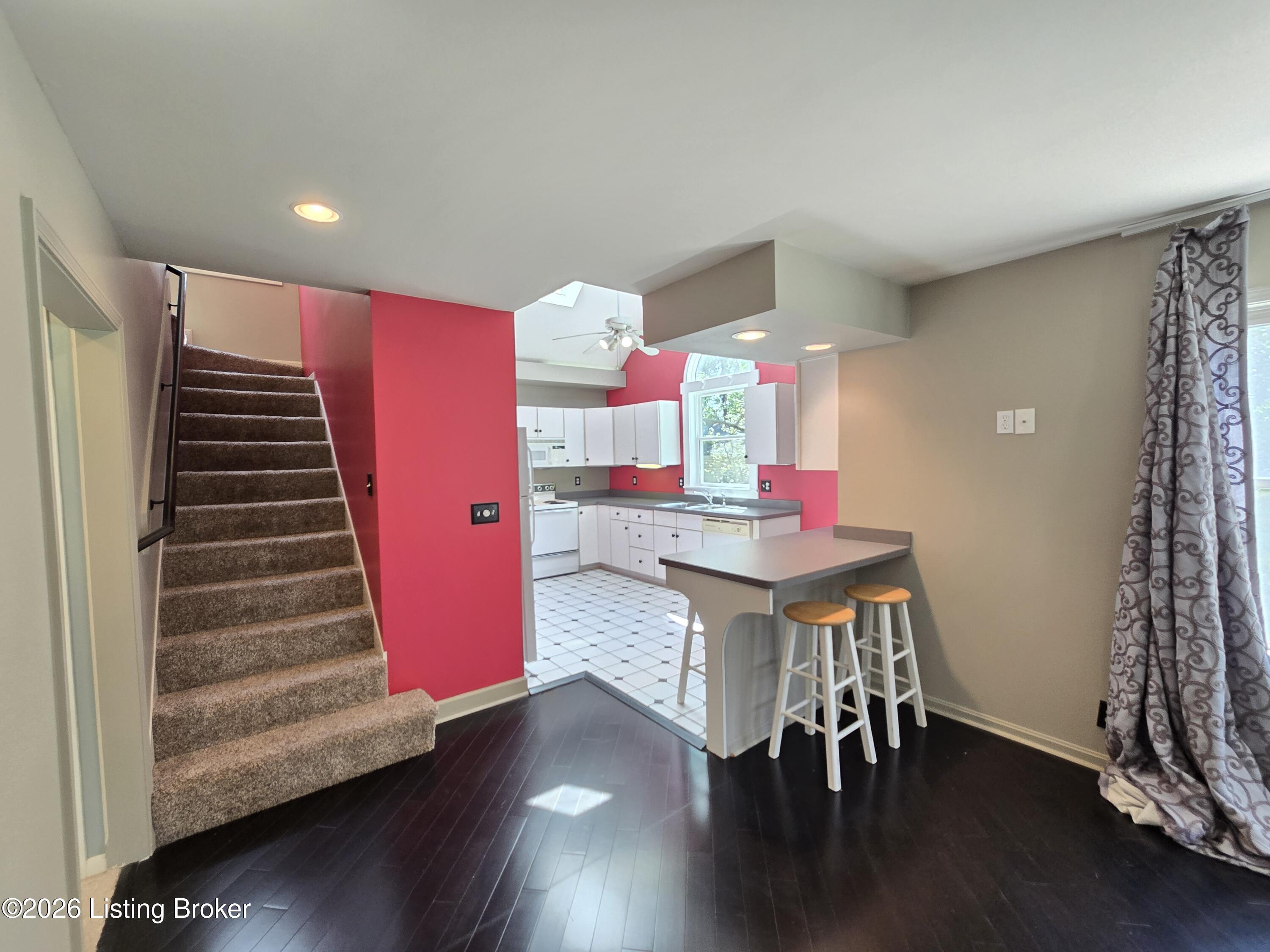 3932 Kennison Ave Property Photo 10