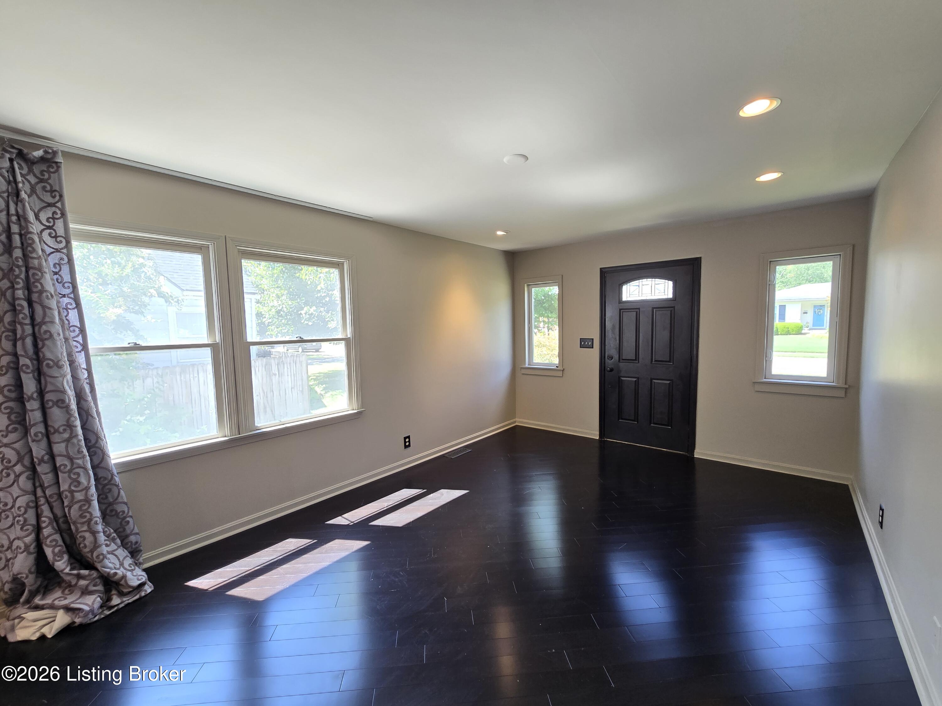 3932 Kennison Ave Property Photo 11