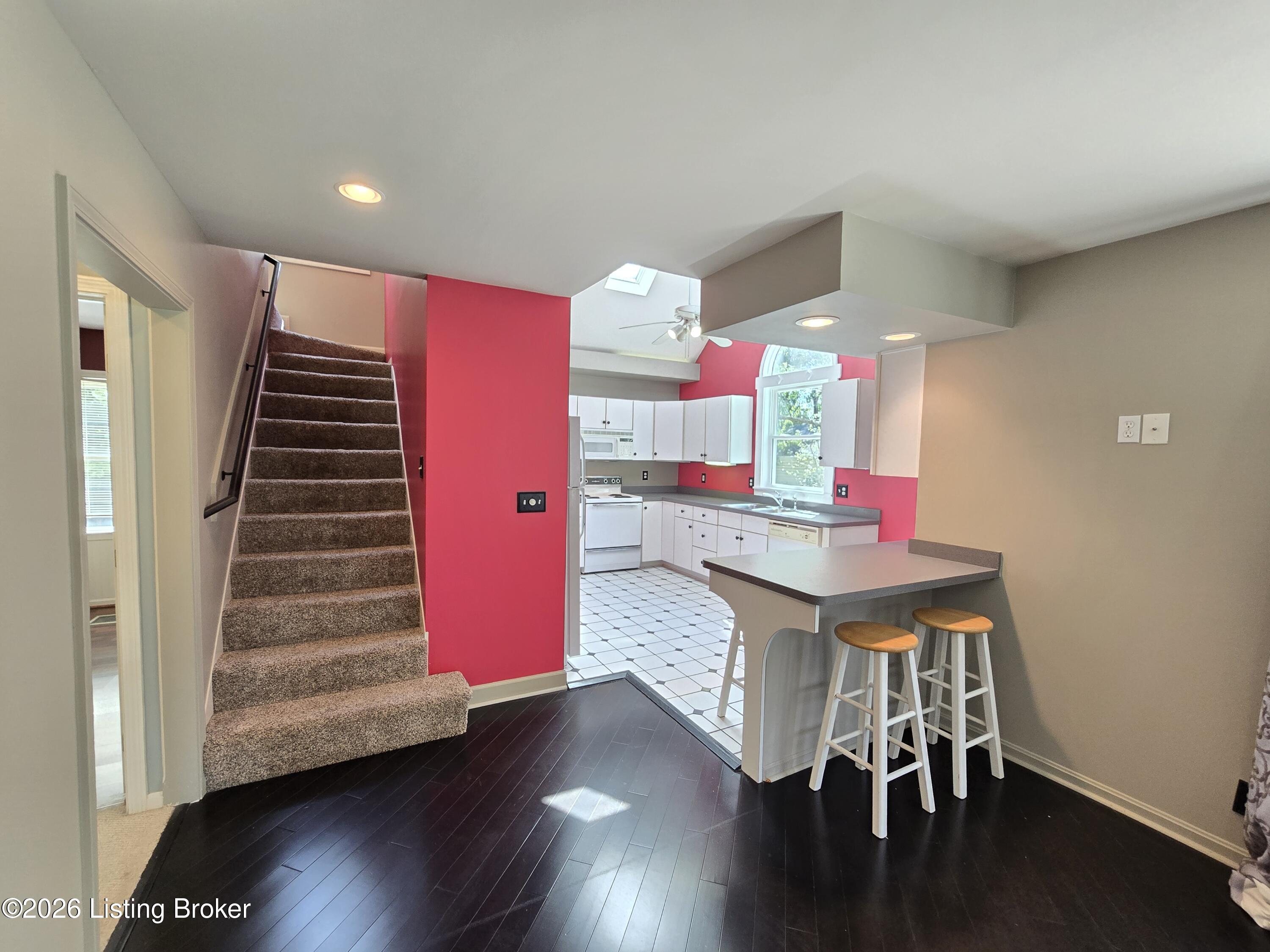 3932 Kennison Ave Property Photo 12