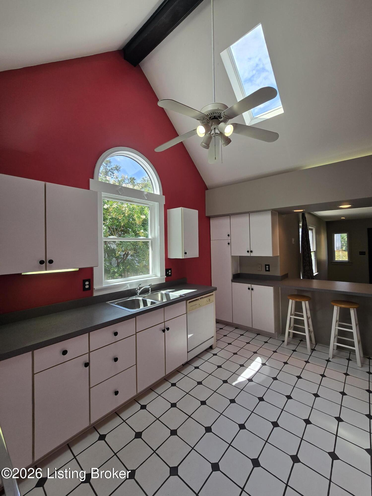 3932 Kennison Ave Property Photo 16