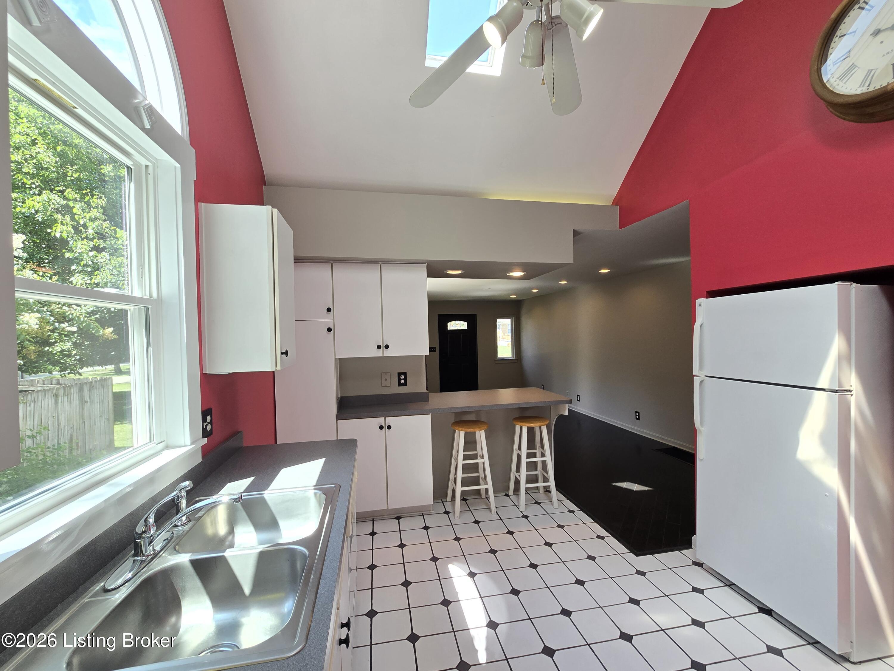3932 Kennison Ave Property Photo 17