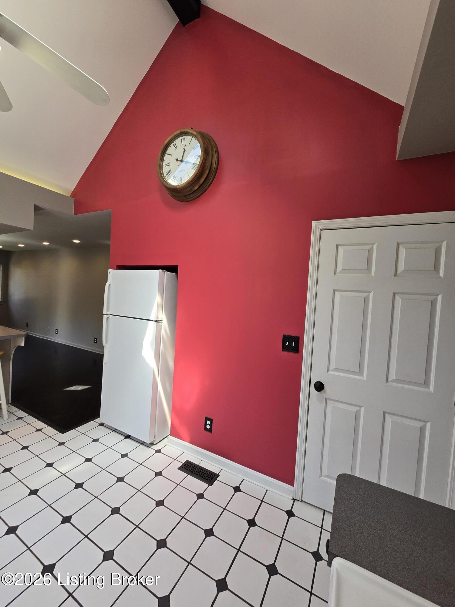 3932 Kennison Ave Property Photo 19