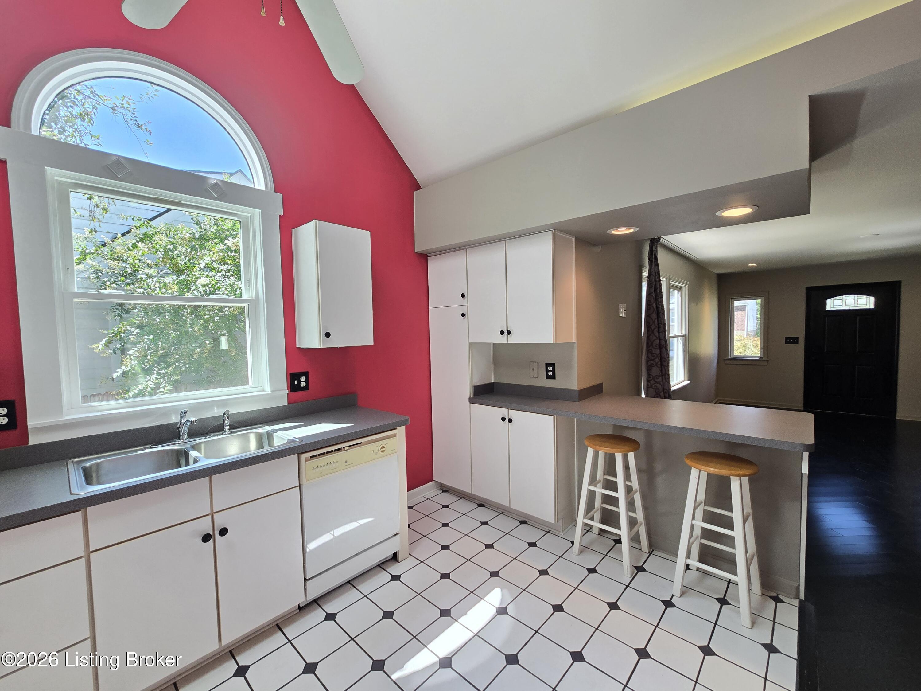 3932 Kennison Ave Property Photo 20