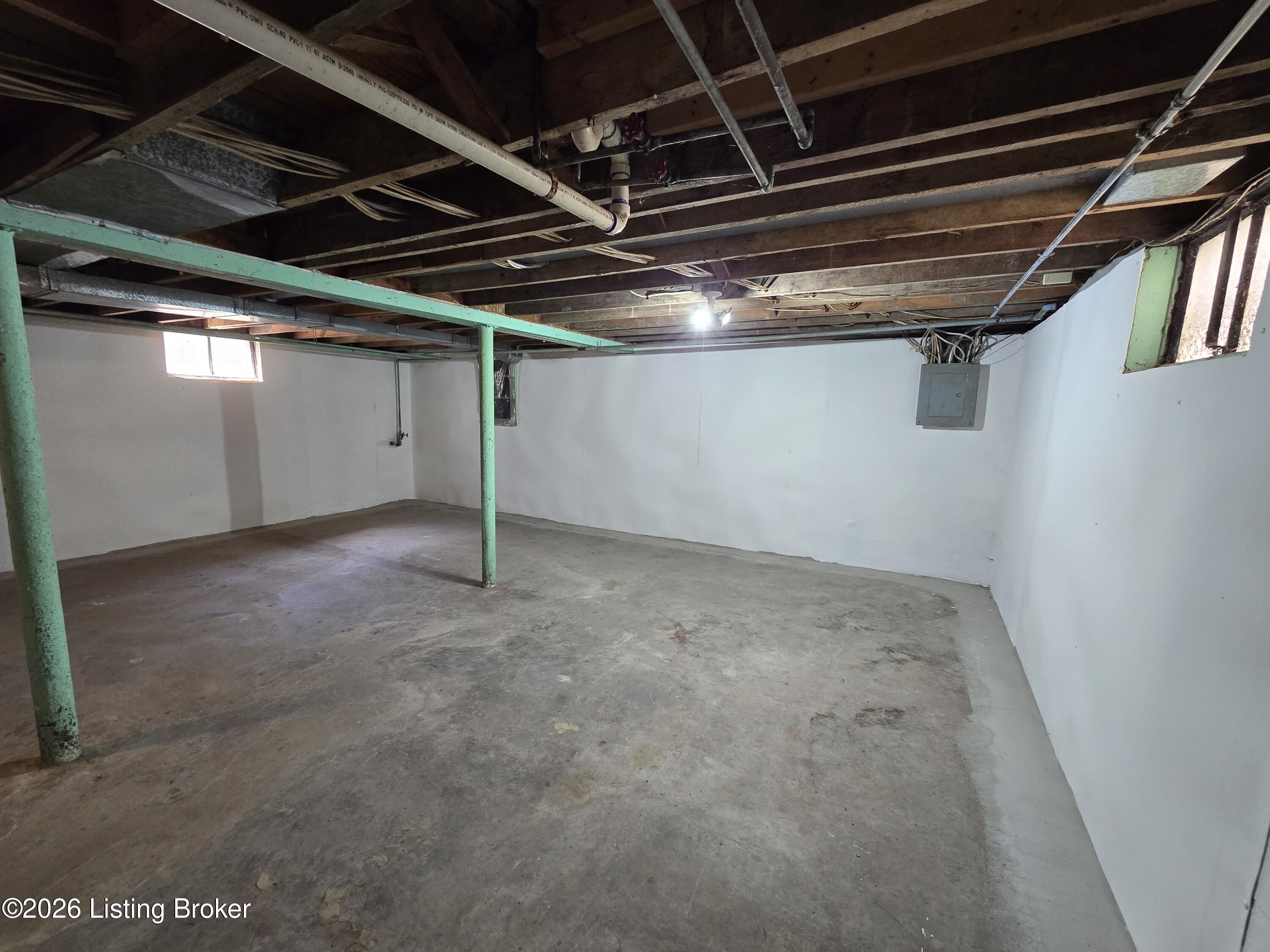3932 Kennison Ave Property Photo 23