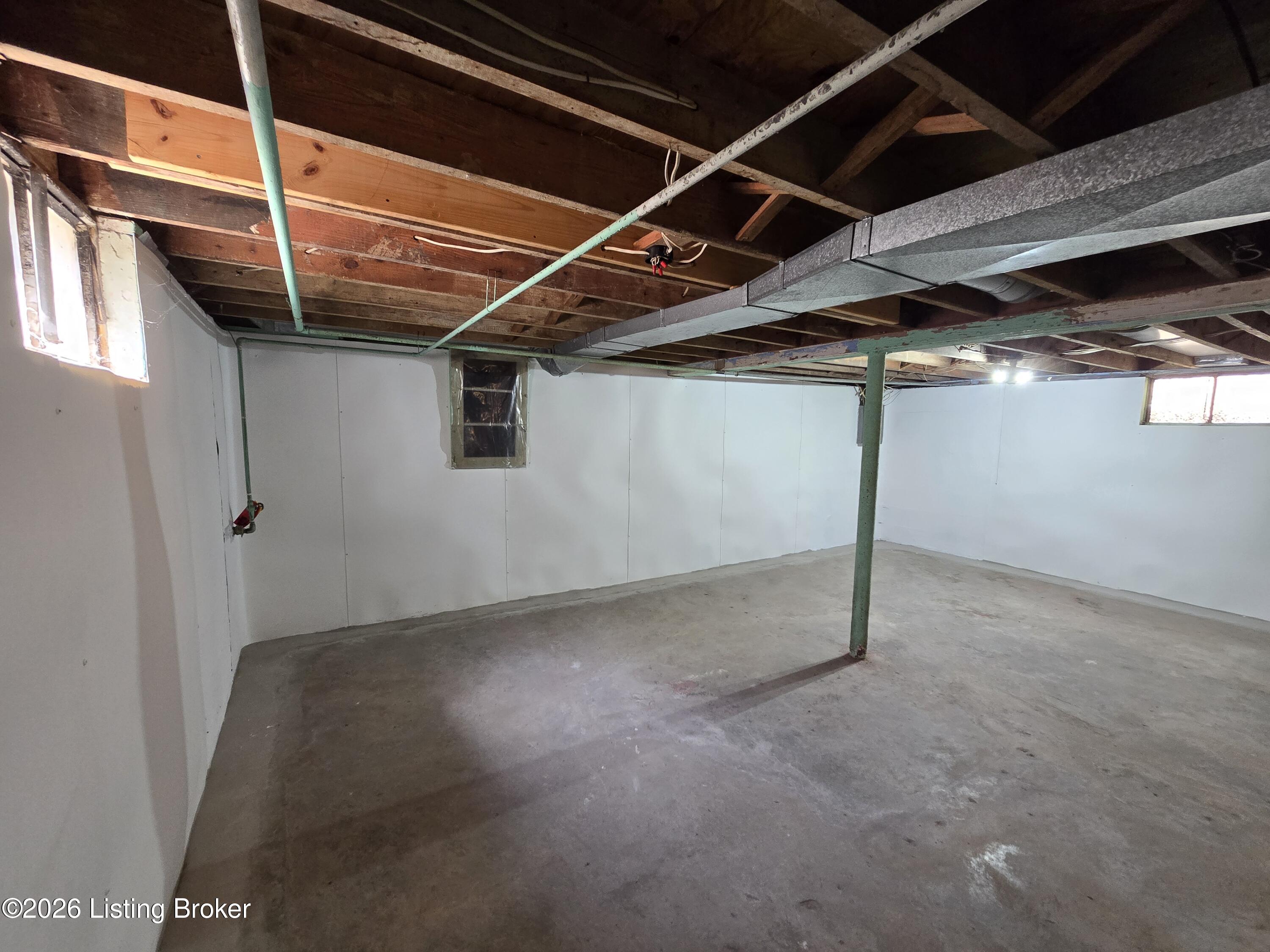 3932 Kennison Ave Property Photo 27
