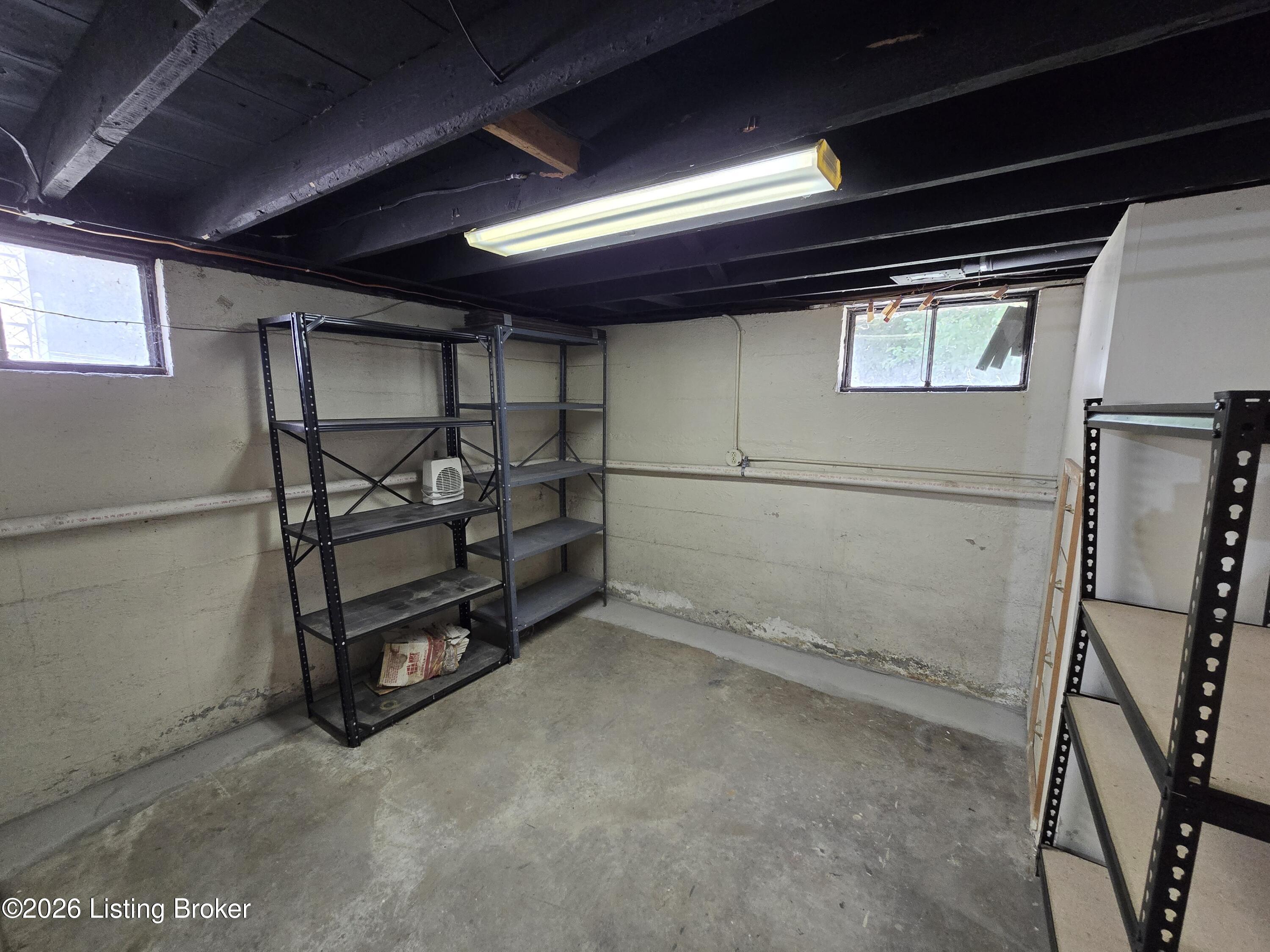 3932 Kennison Ave Property Photo 28