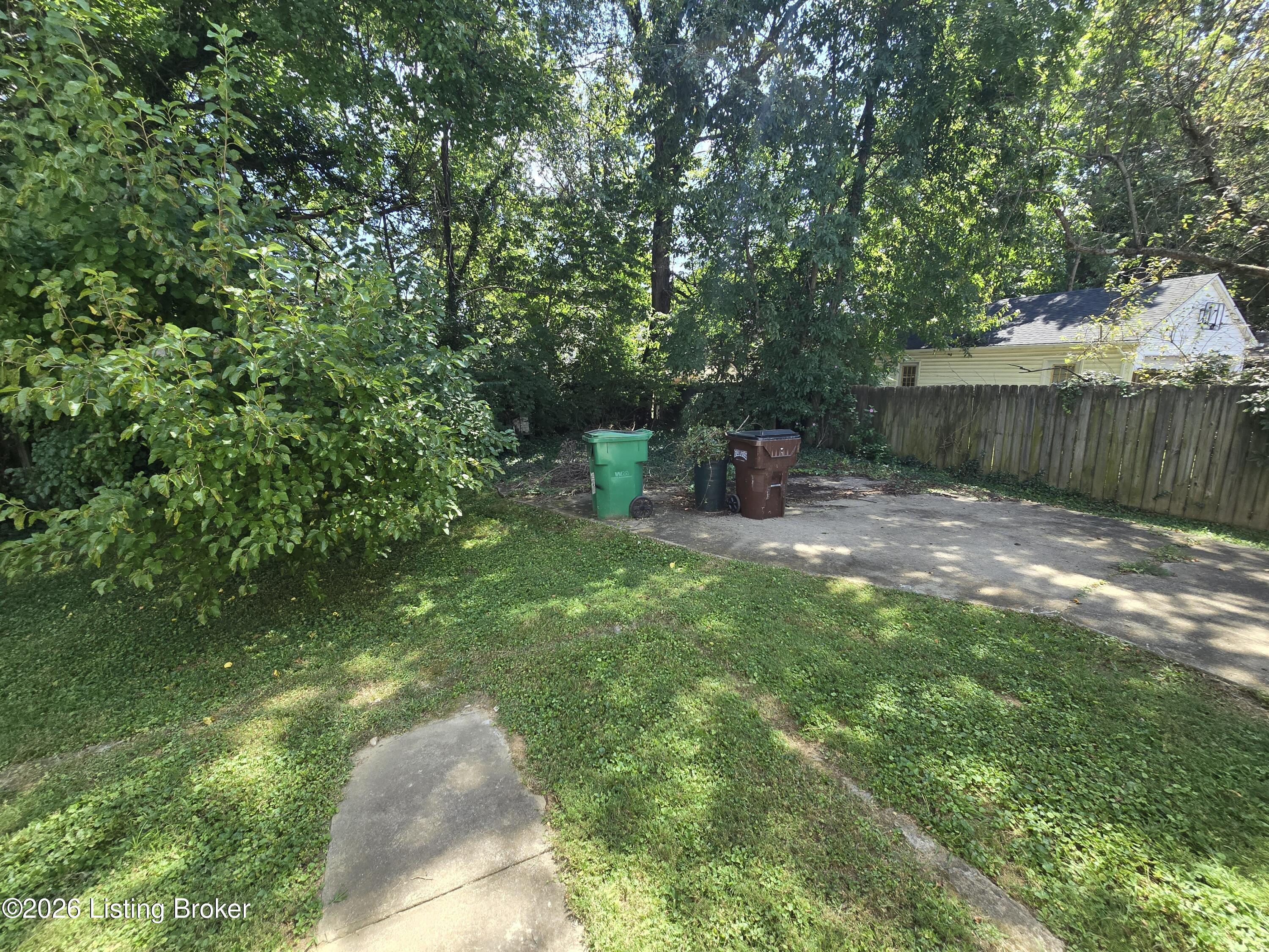 3932 Kennison Ave Property Photo 31