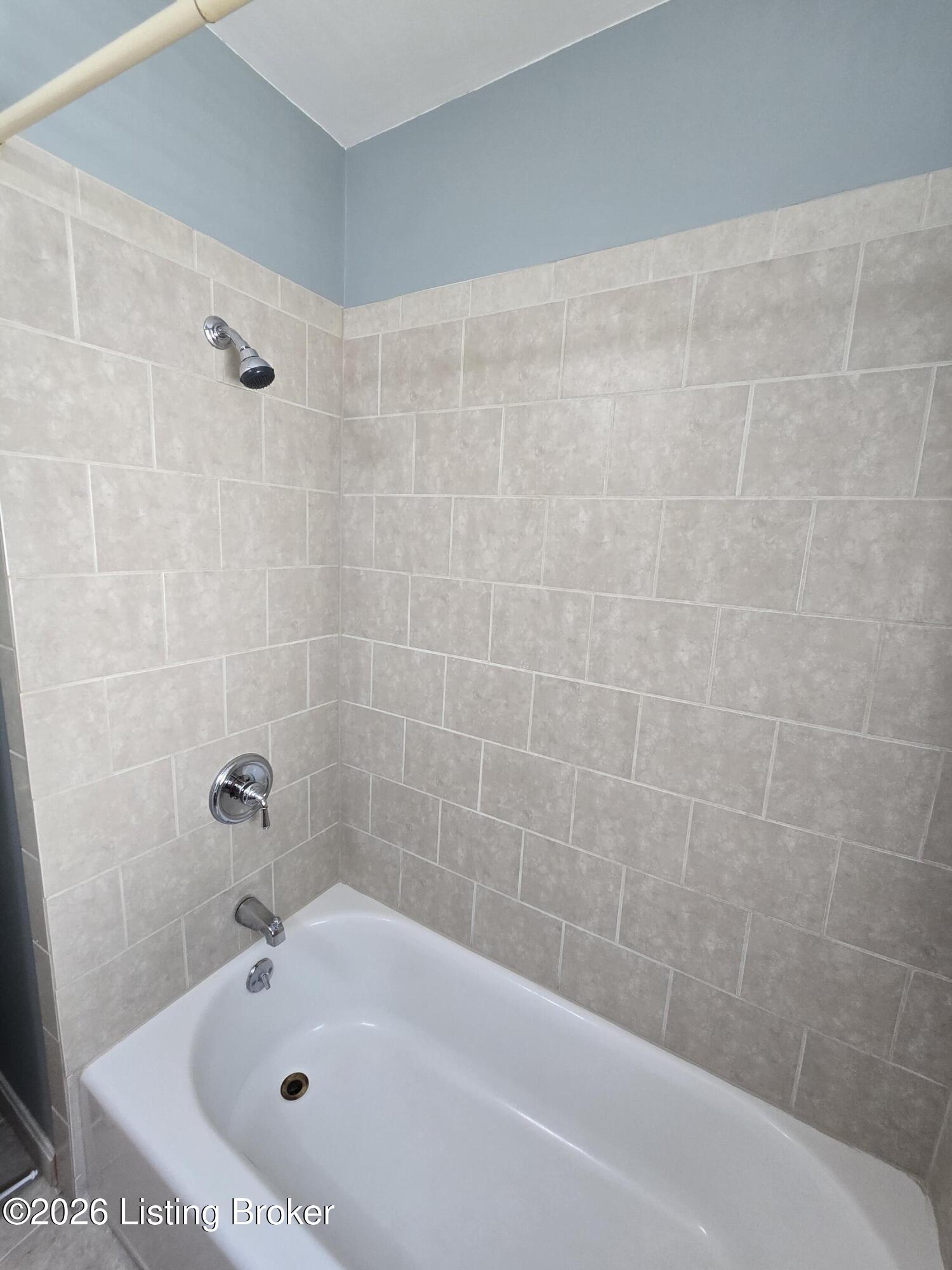 3932 Kennison Ave Property Photo 45