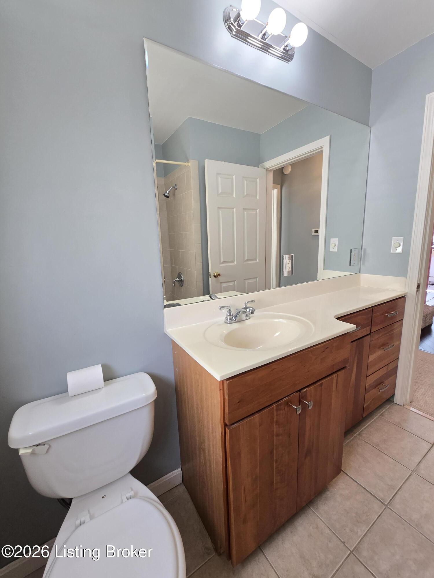 3932 Kennison Ave Property Photo 46