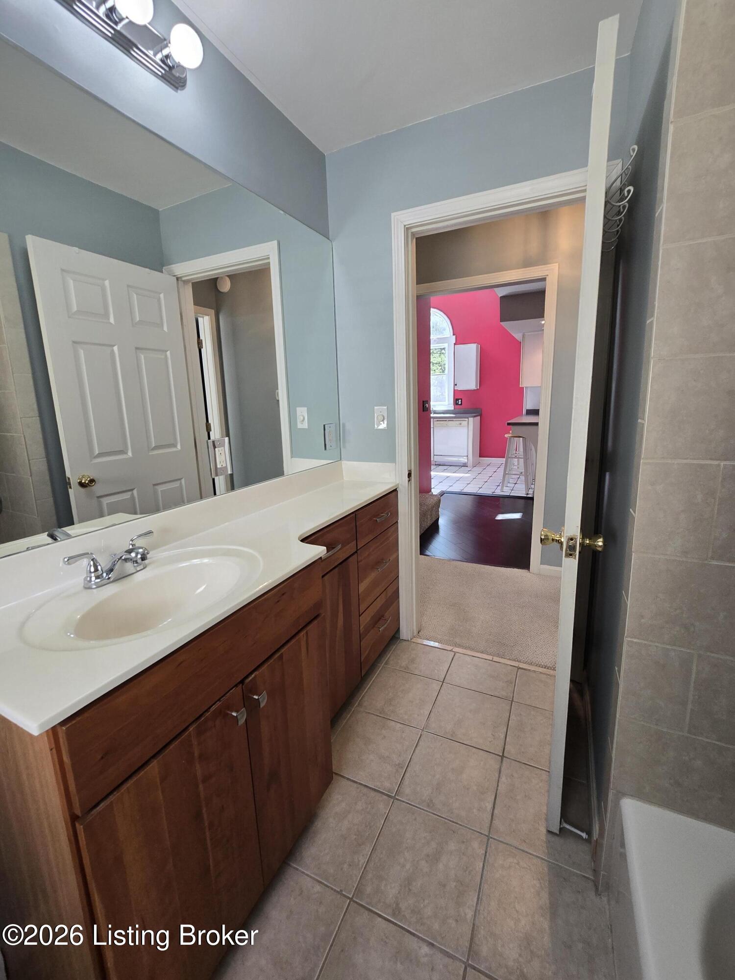 3932 Kennison Ave Property Photo 47