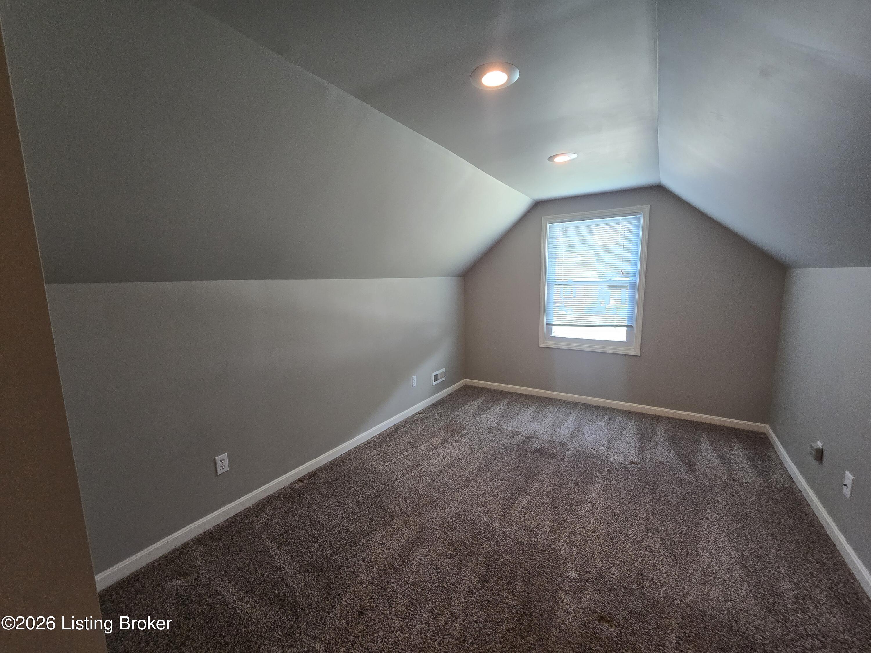 3932 Kennison Ave Property Photo 58
