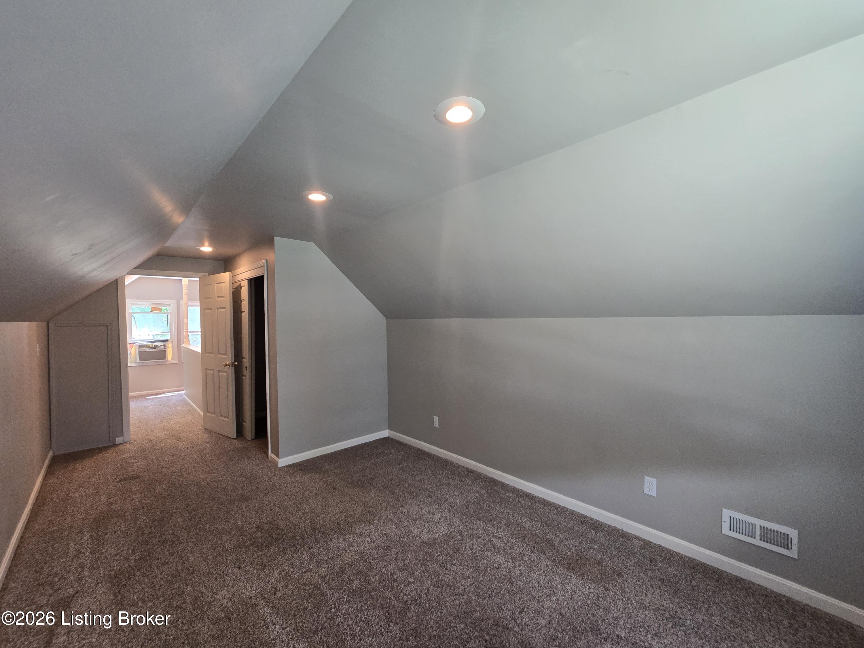 3932 Kennison Ave Property Photo 60