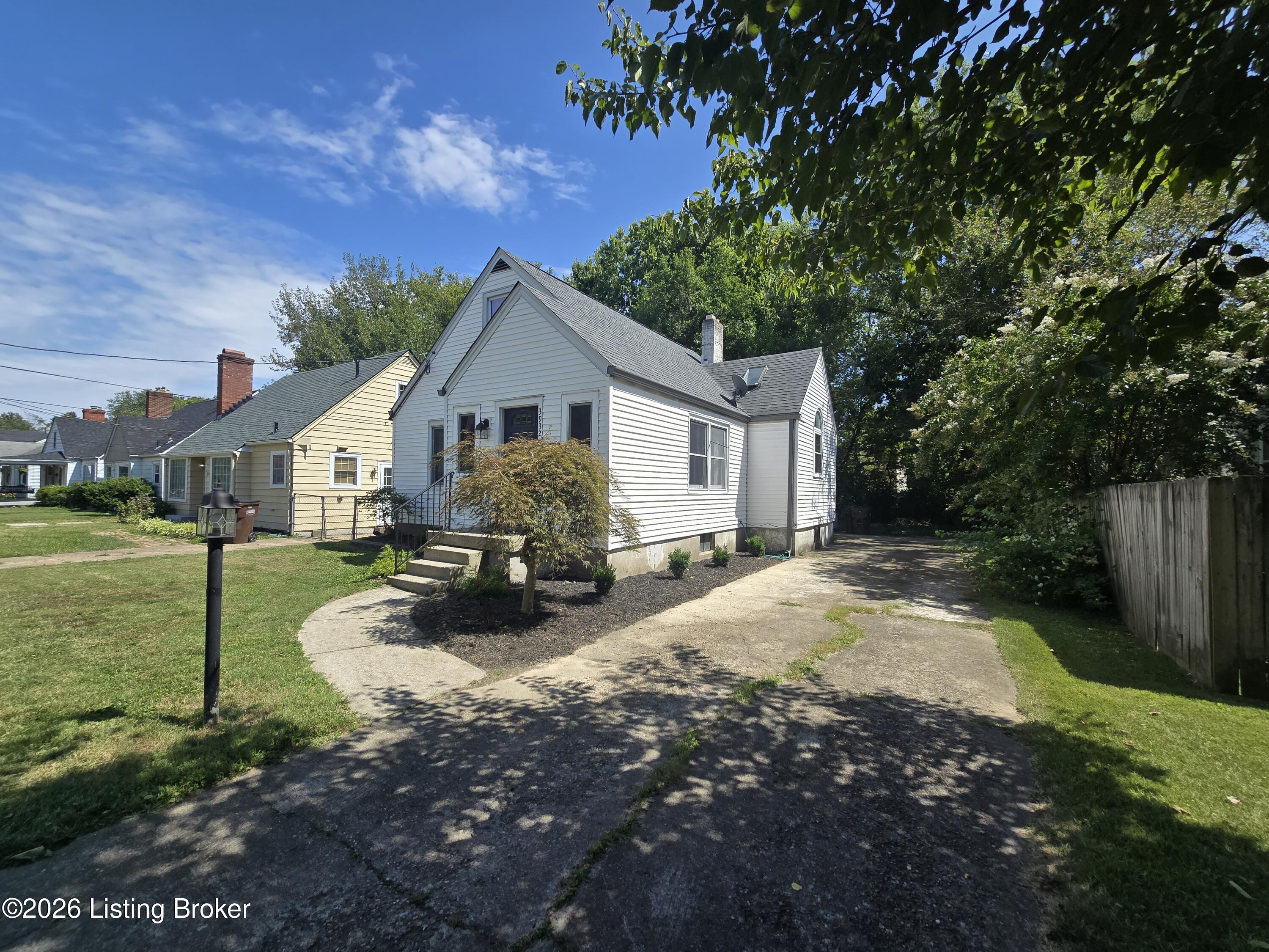 3932 Kennison Ave Property Photo 64