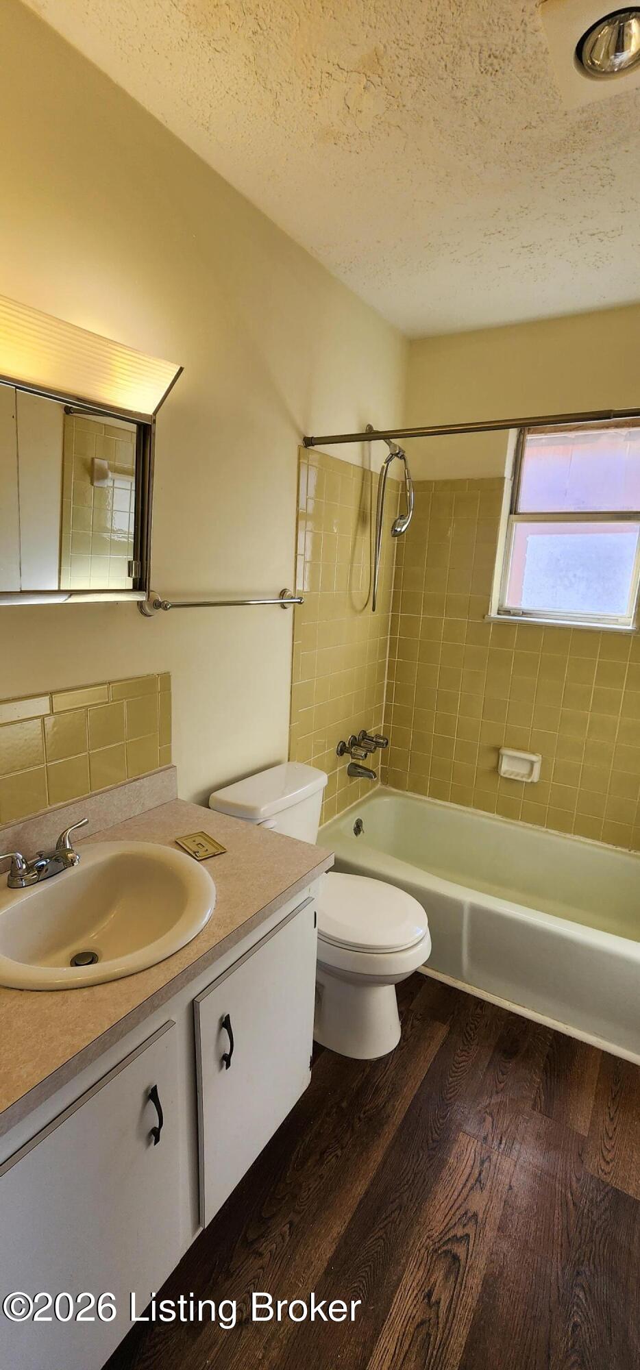 3212 Springfield Dr 3 Property Photo 10