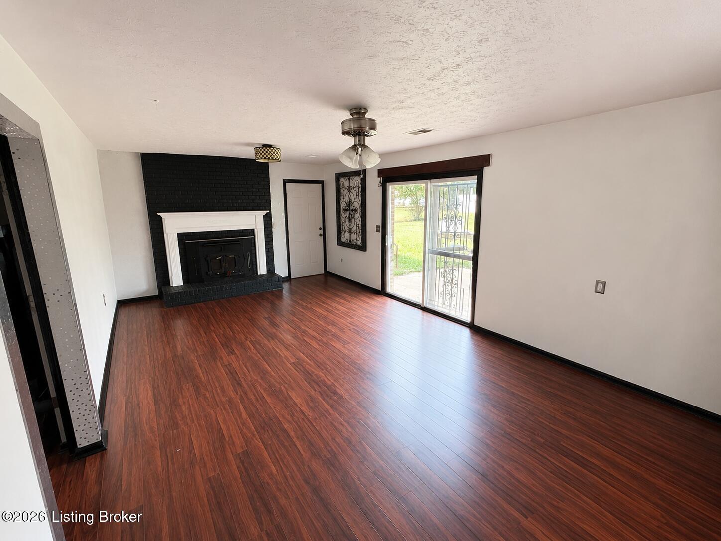 399 Seminole Rd Property Photo 8