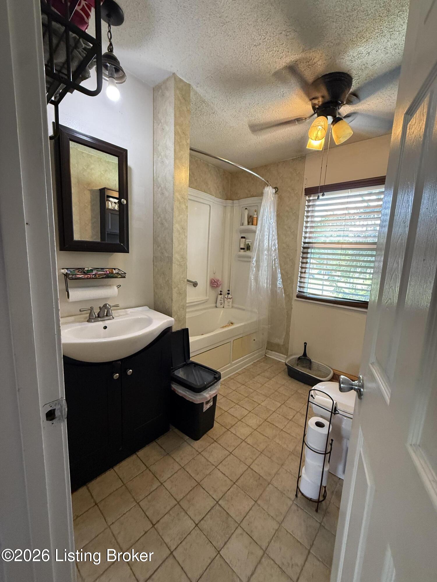 399 Seminole Rd Property Photo 16