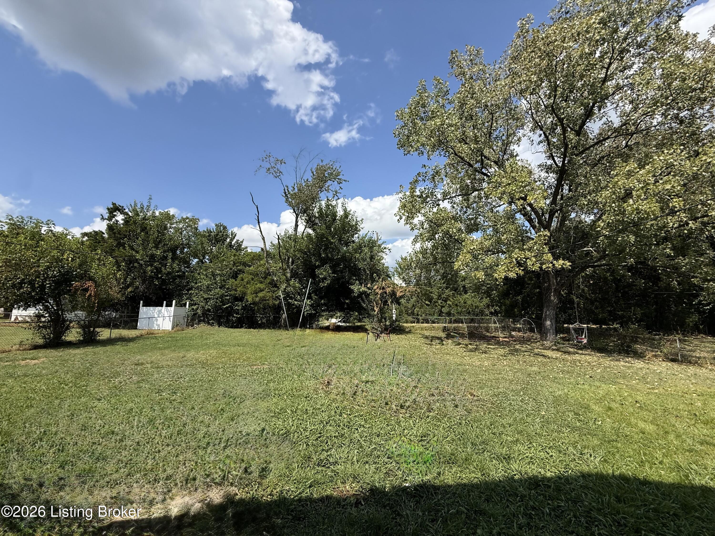 399 Seminole Rd Property Photo 26
