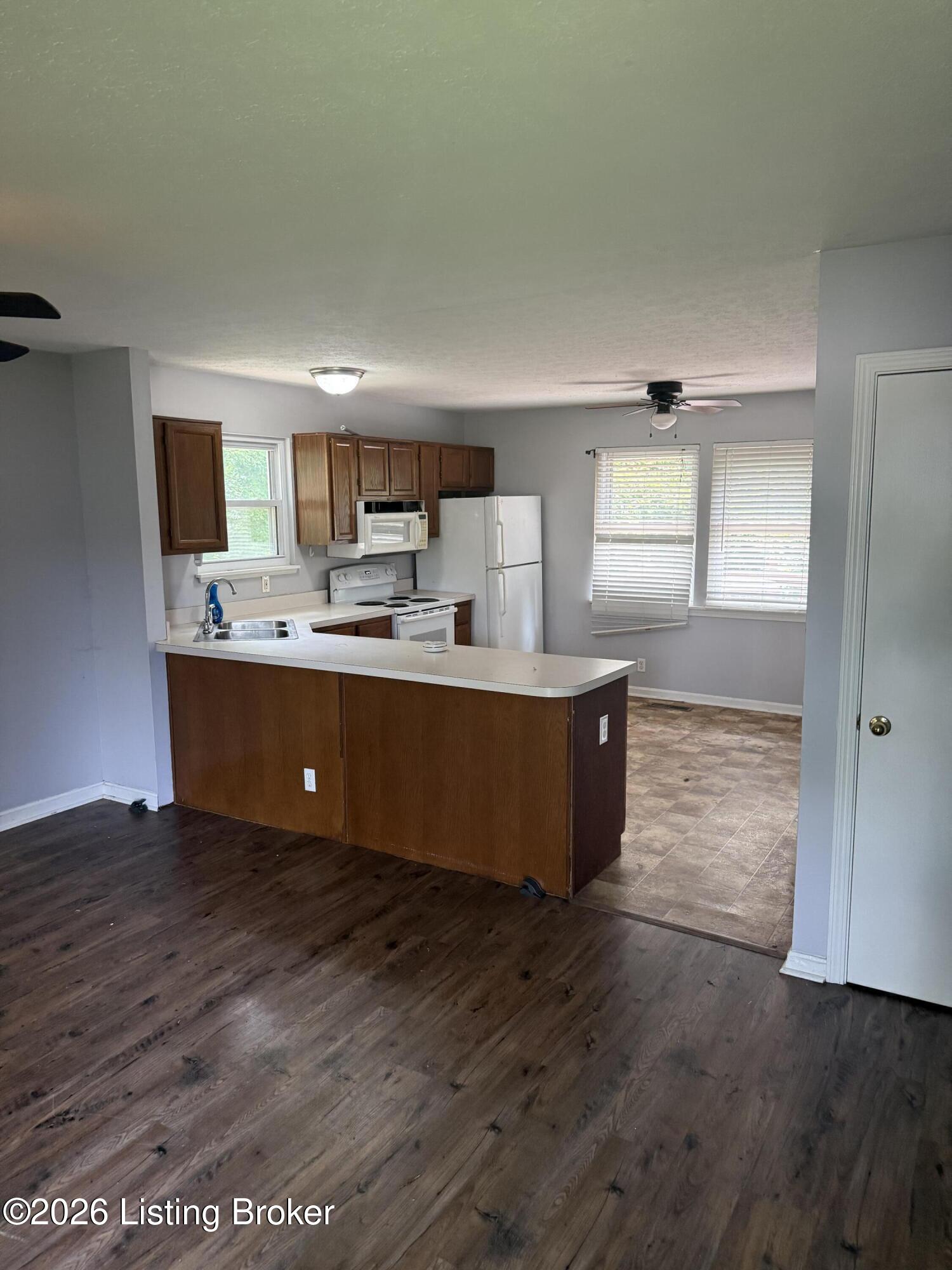 8420 Damascus Cir Property Photo 4