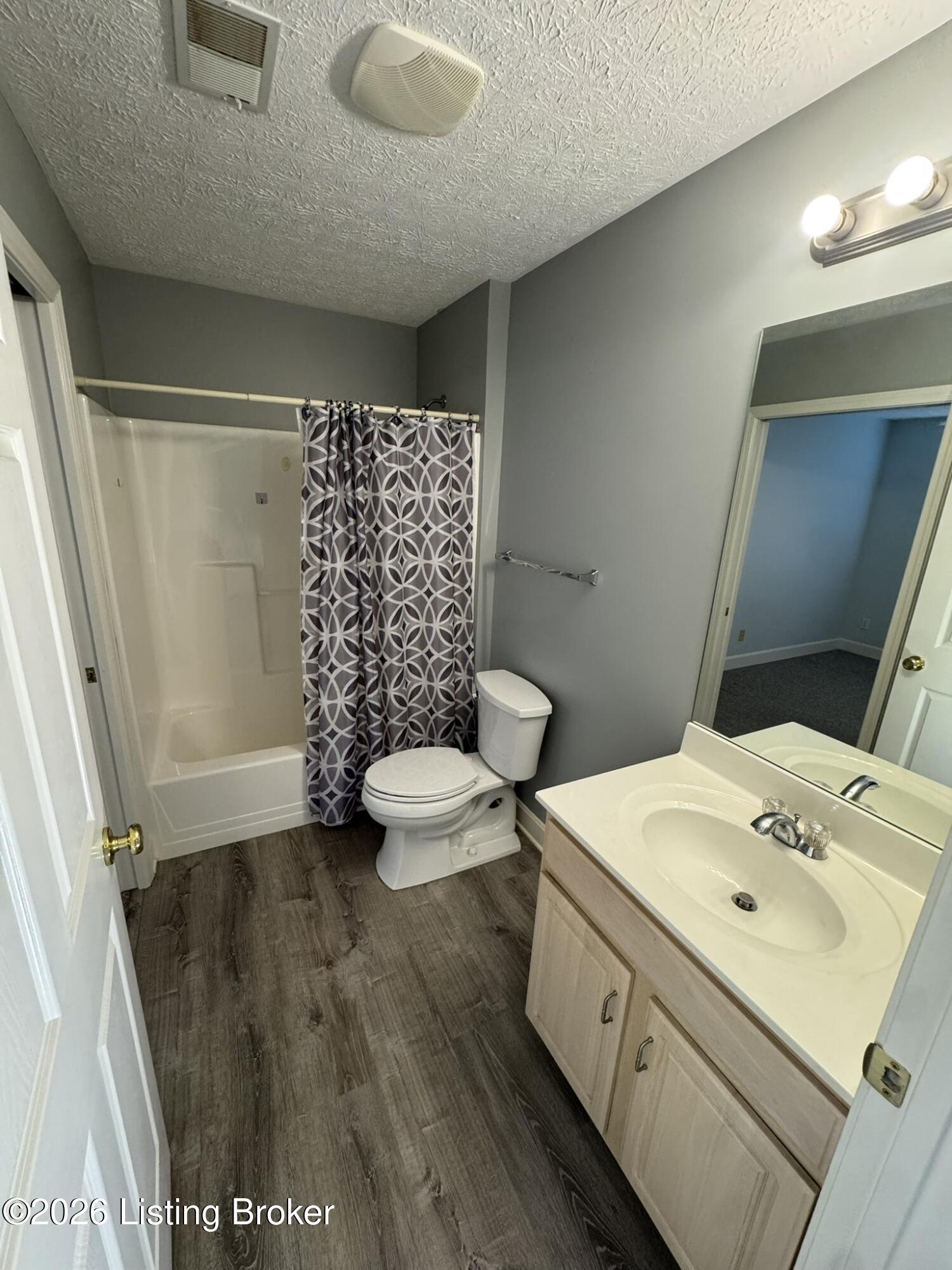 7220 Michael Benjamin Cir Property Photo 8