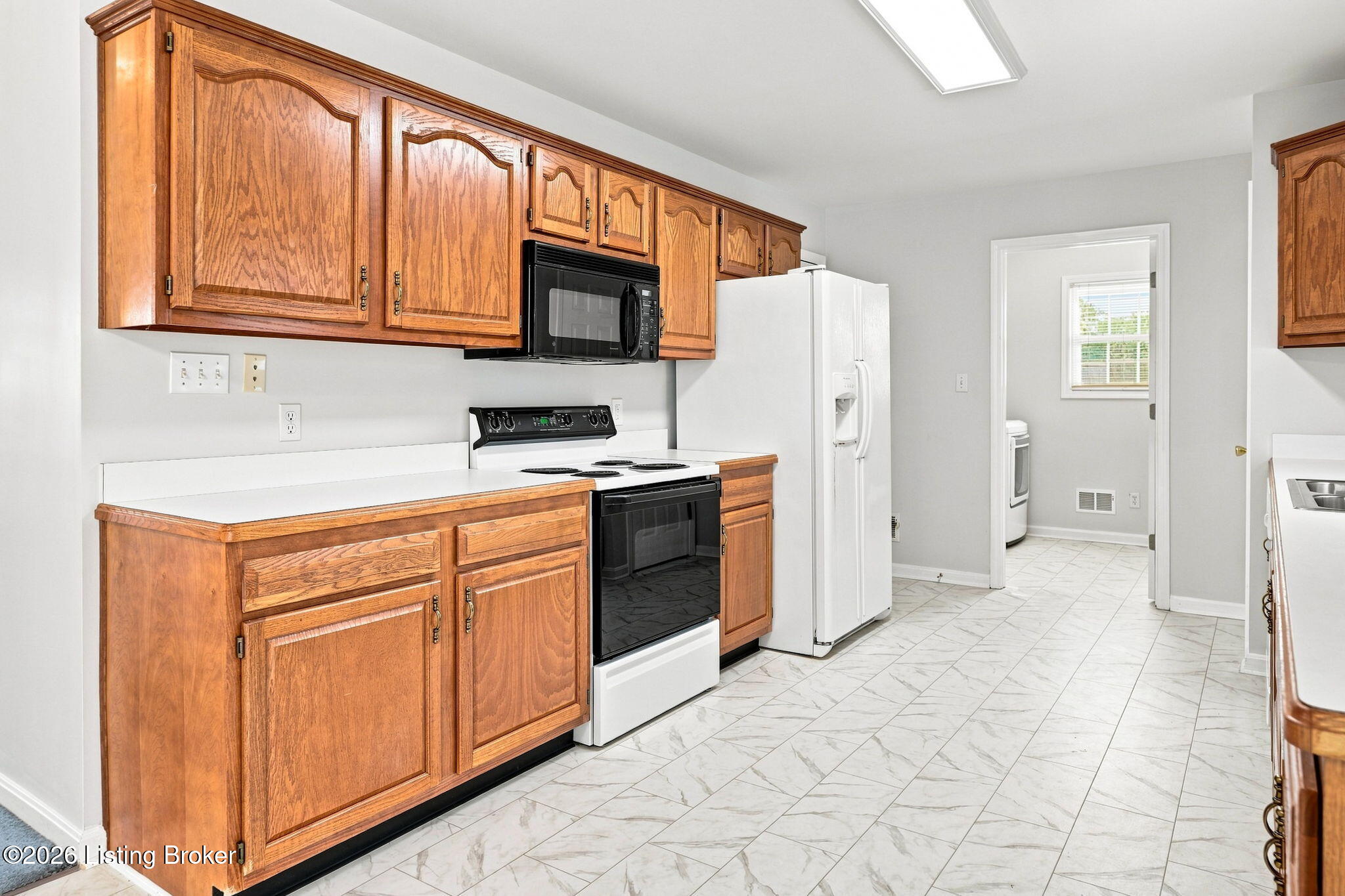5318 Manor Ct Property Photo 12