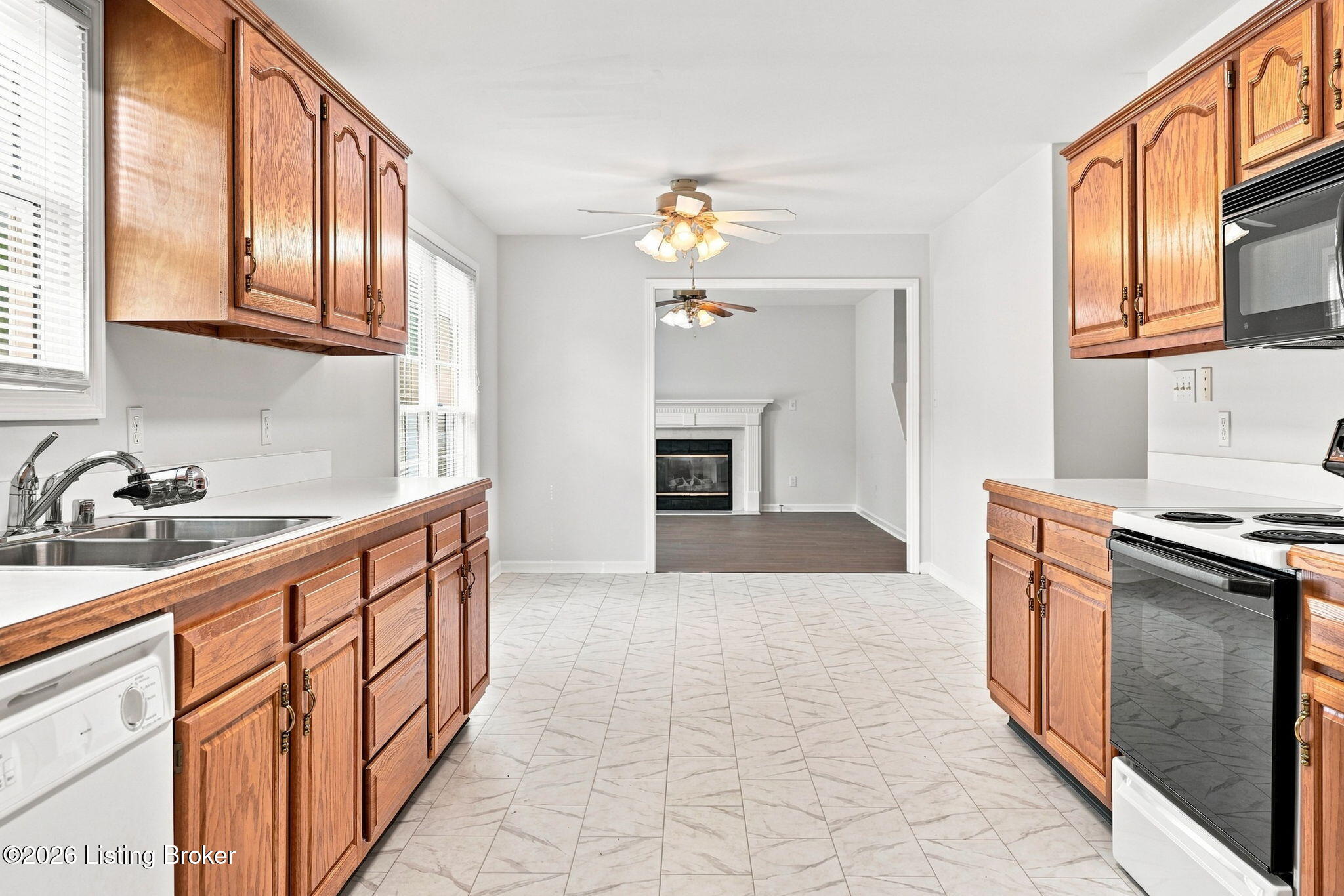 5318 Manor Ct Property Photo 15
