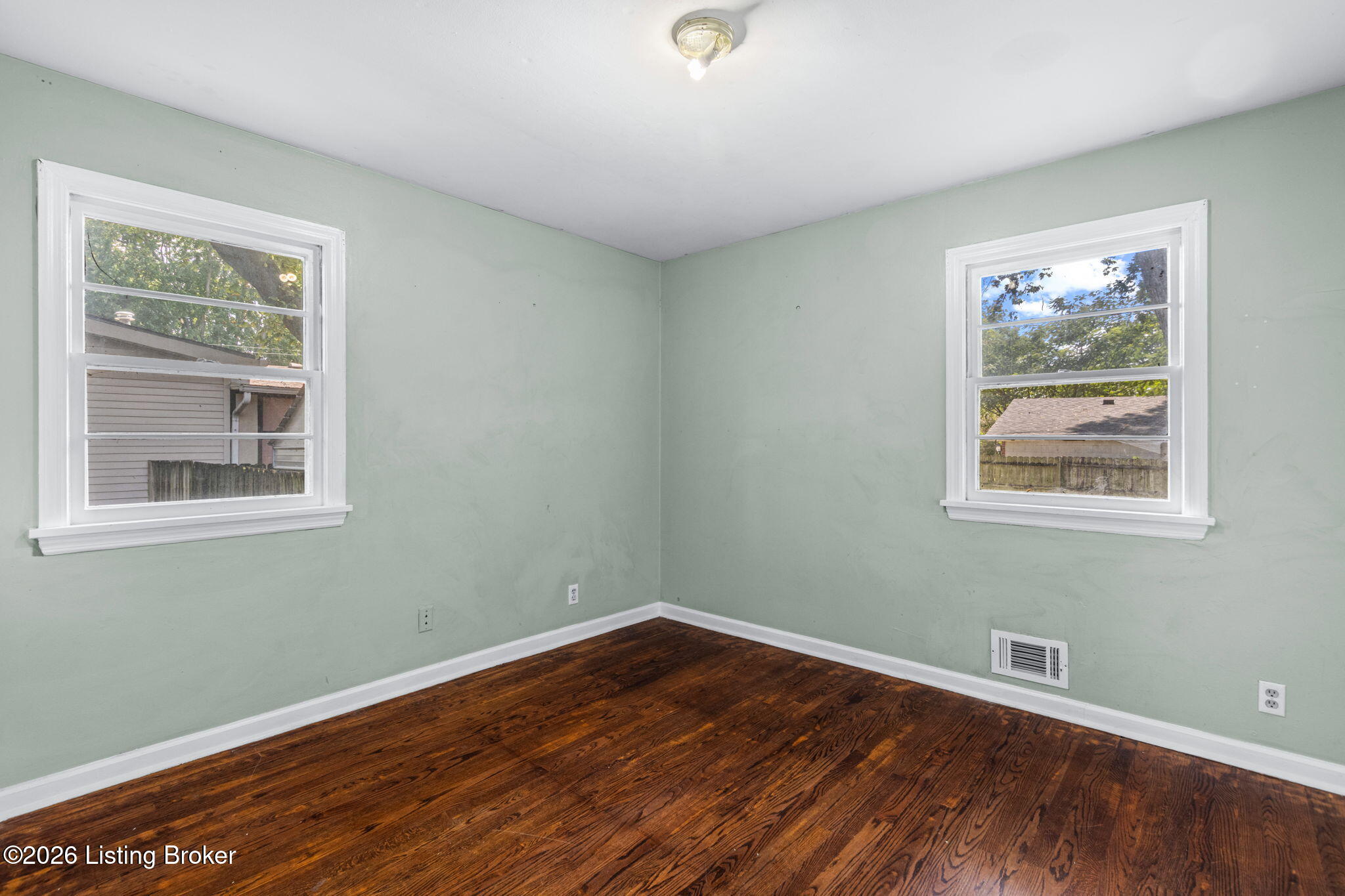 6330 Krause Ave Property Photo 23
