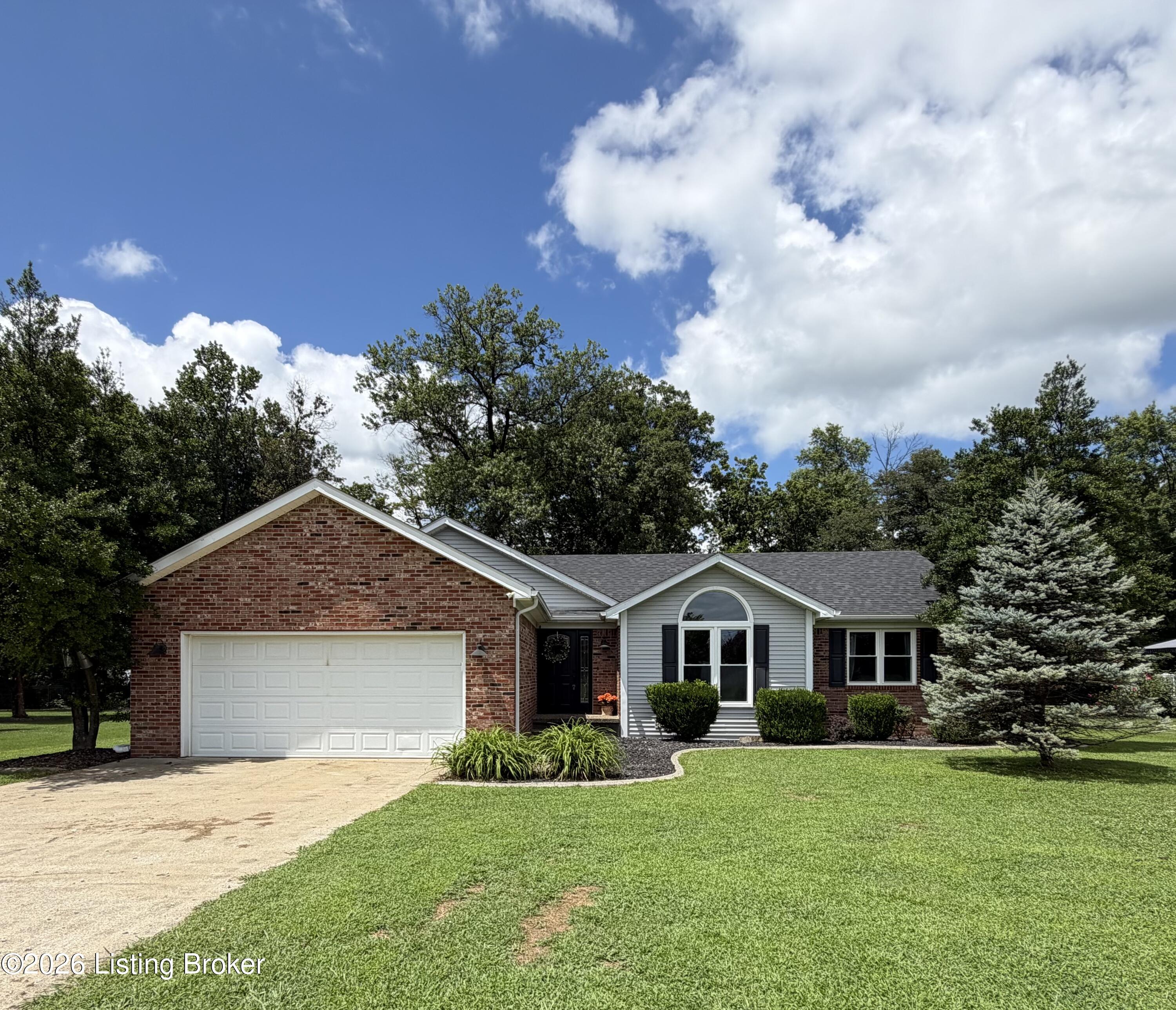 2812 Oakwood Dr Property Photo 1