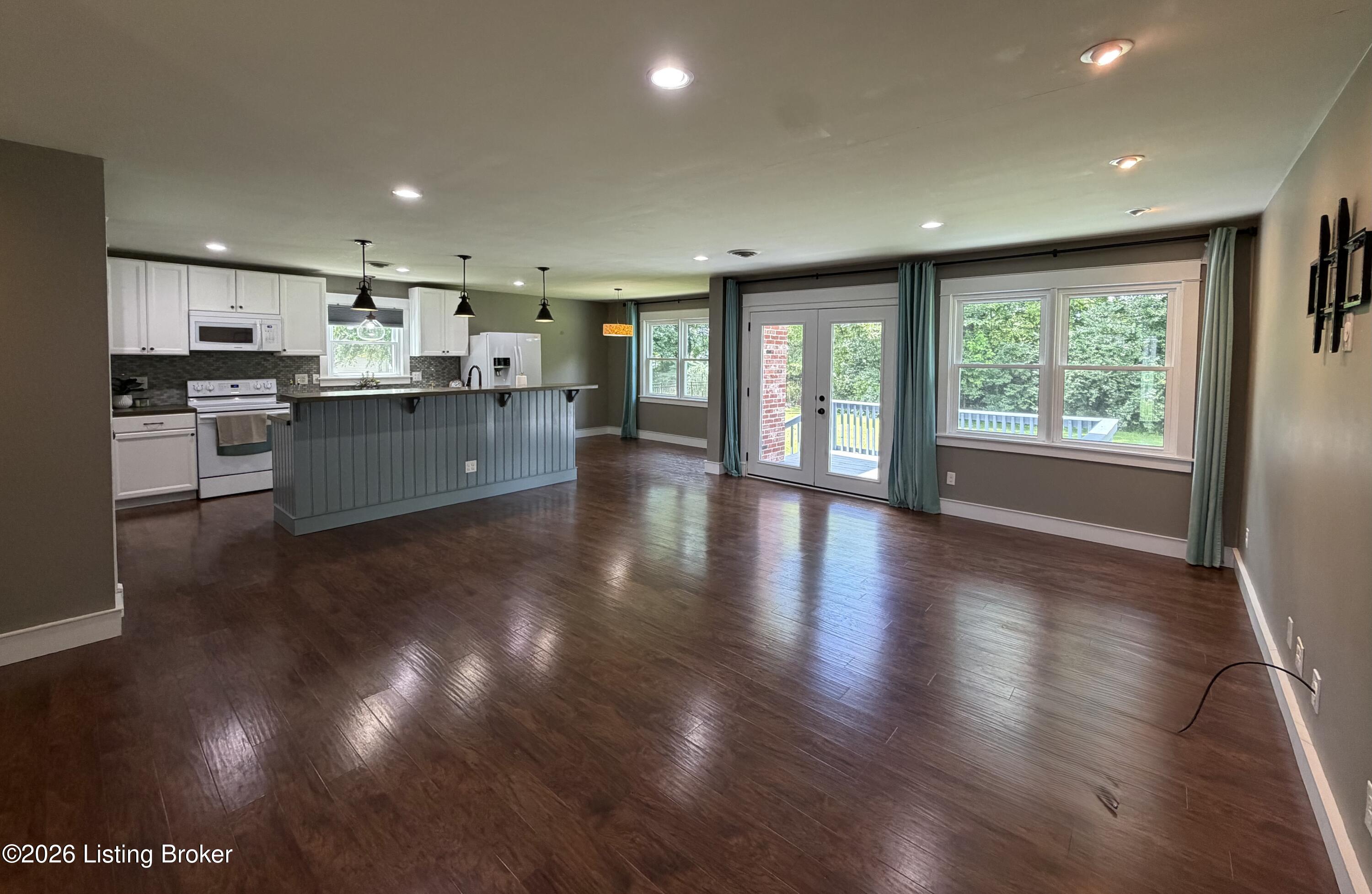 2812 Oakwood Dr Property Photo 6