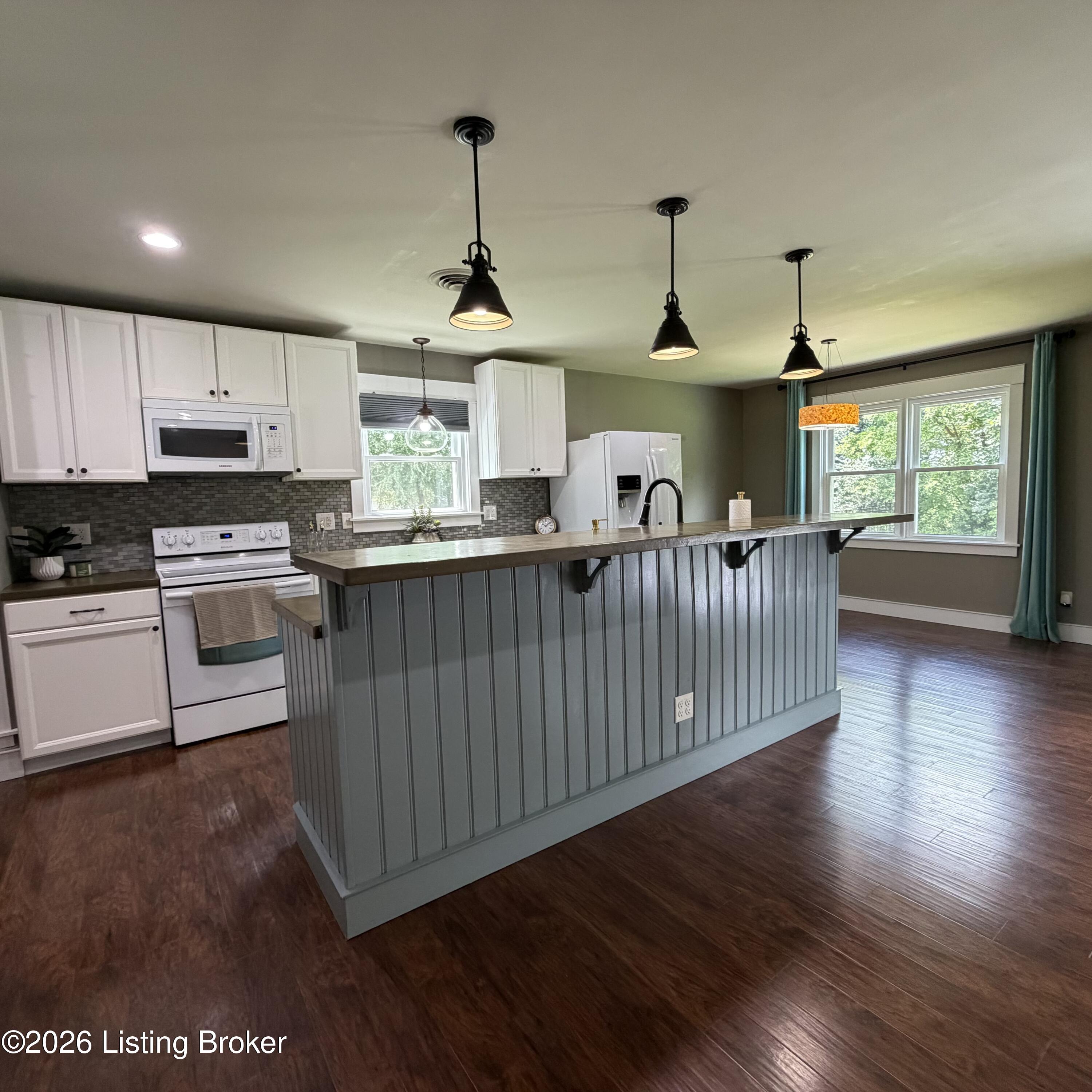 2812 Oakwood Dr Property Photo 7