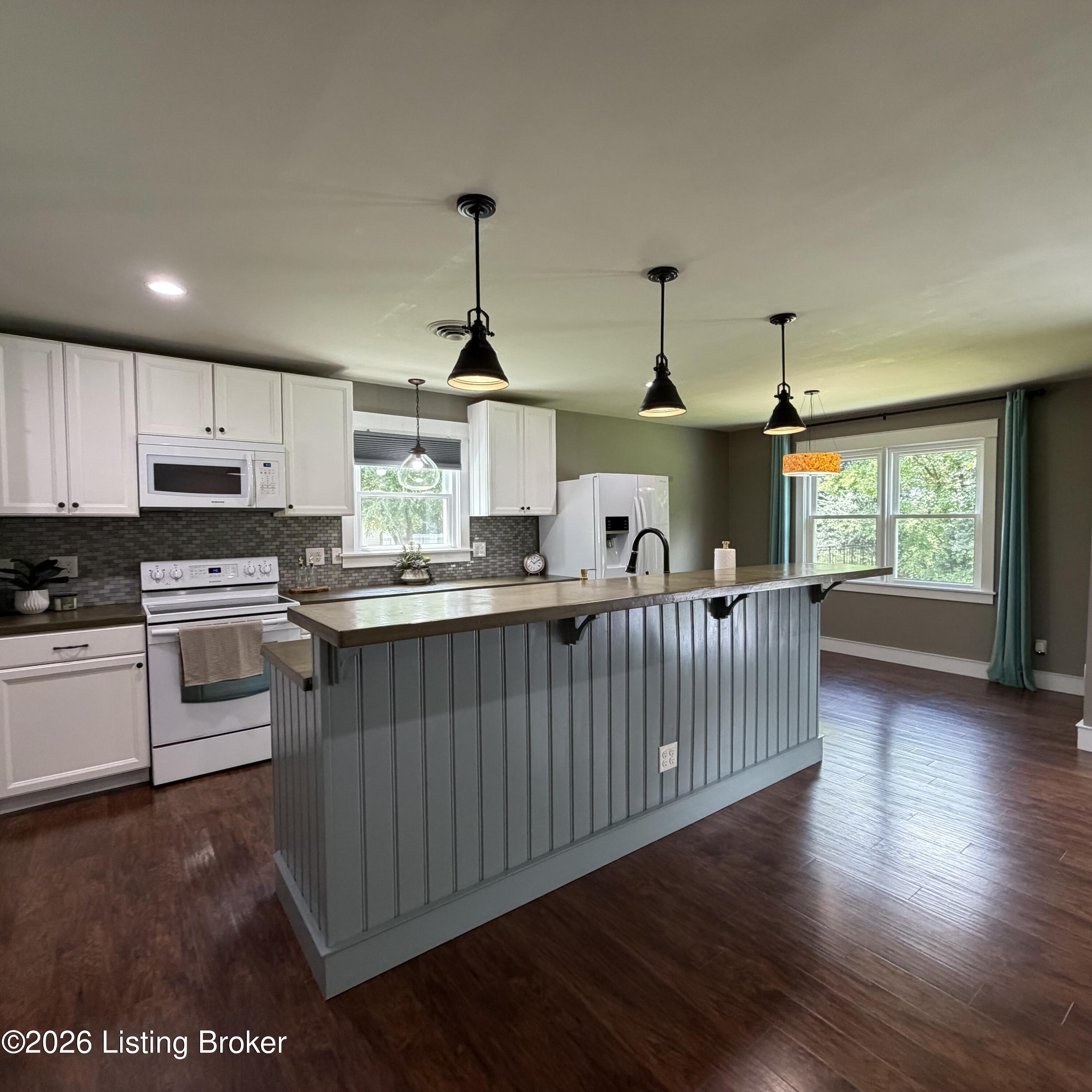 2812 Oakwood Dr Property Photo 8