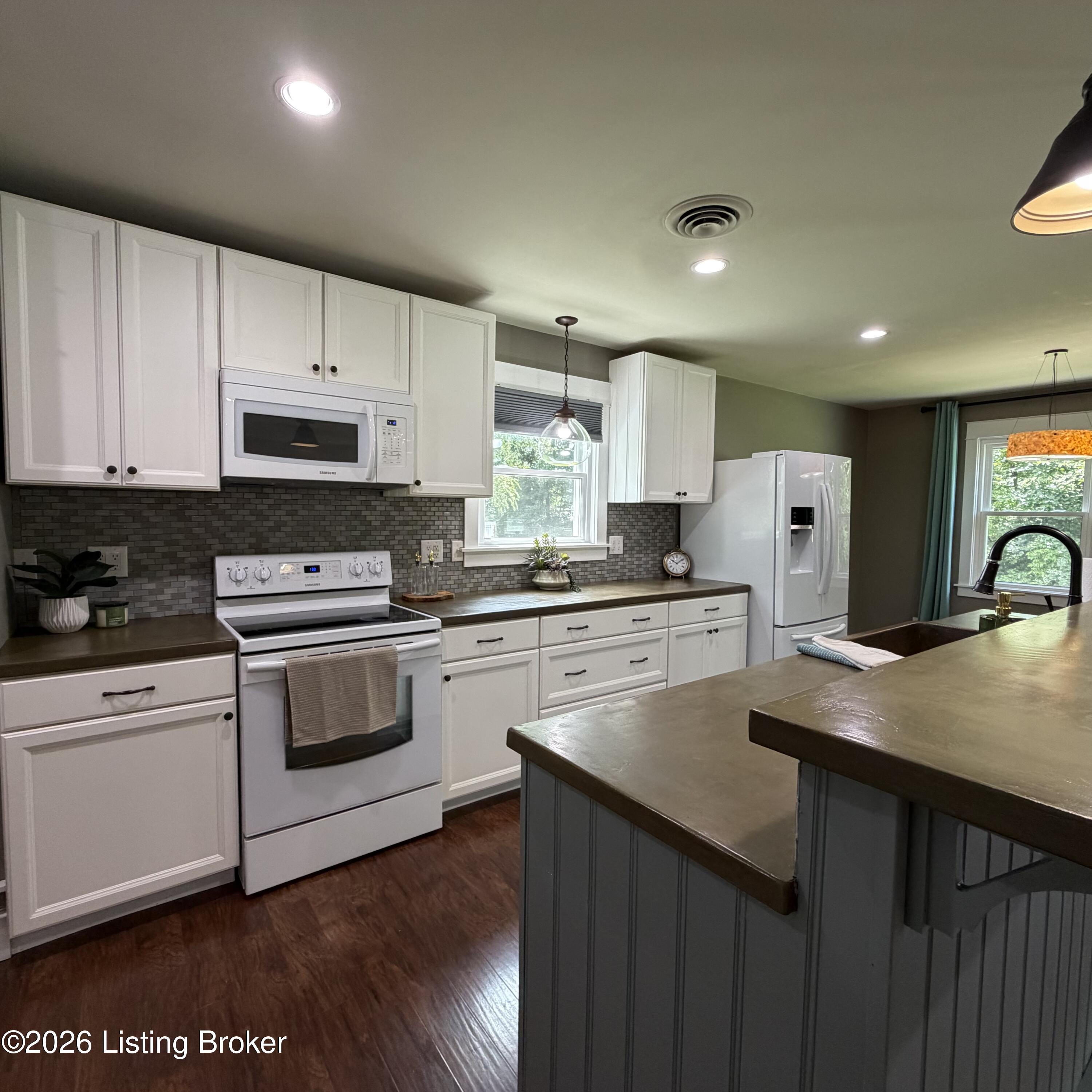 2812 Oakwood Dr Property Photo 13