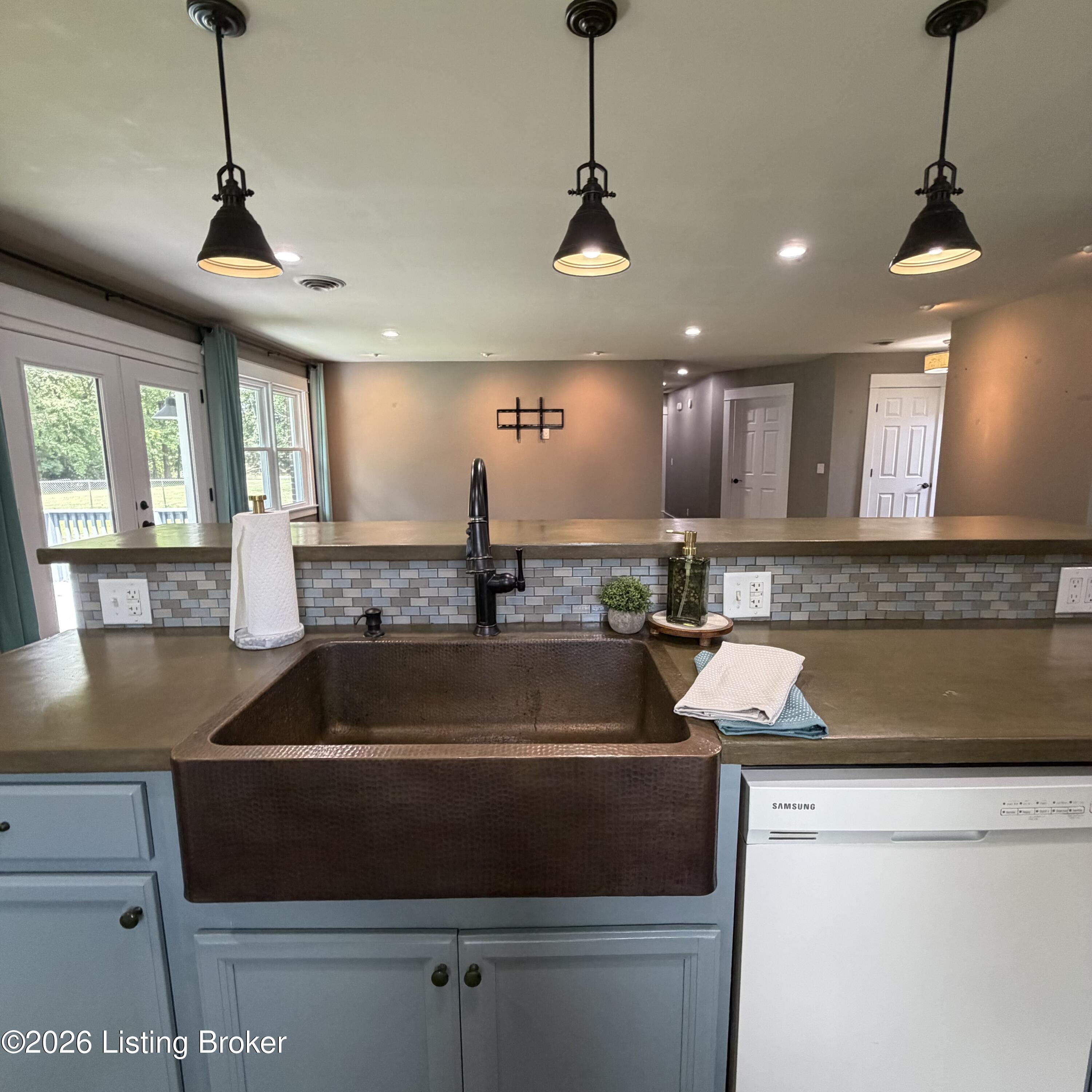 2812 Oakwood Dr Property Photo 16