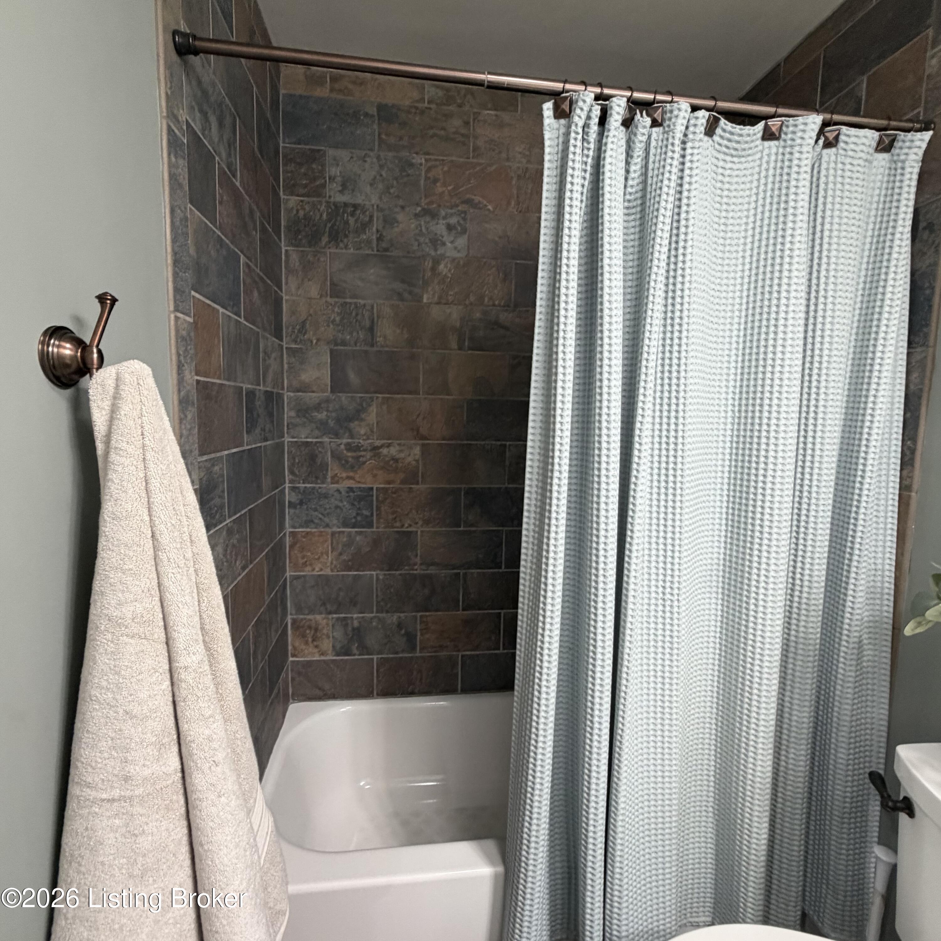 2812 Oakwood Dr Property Photo 25