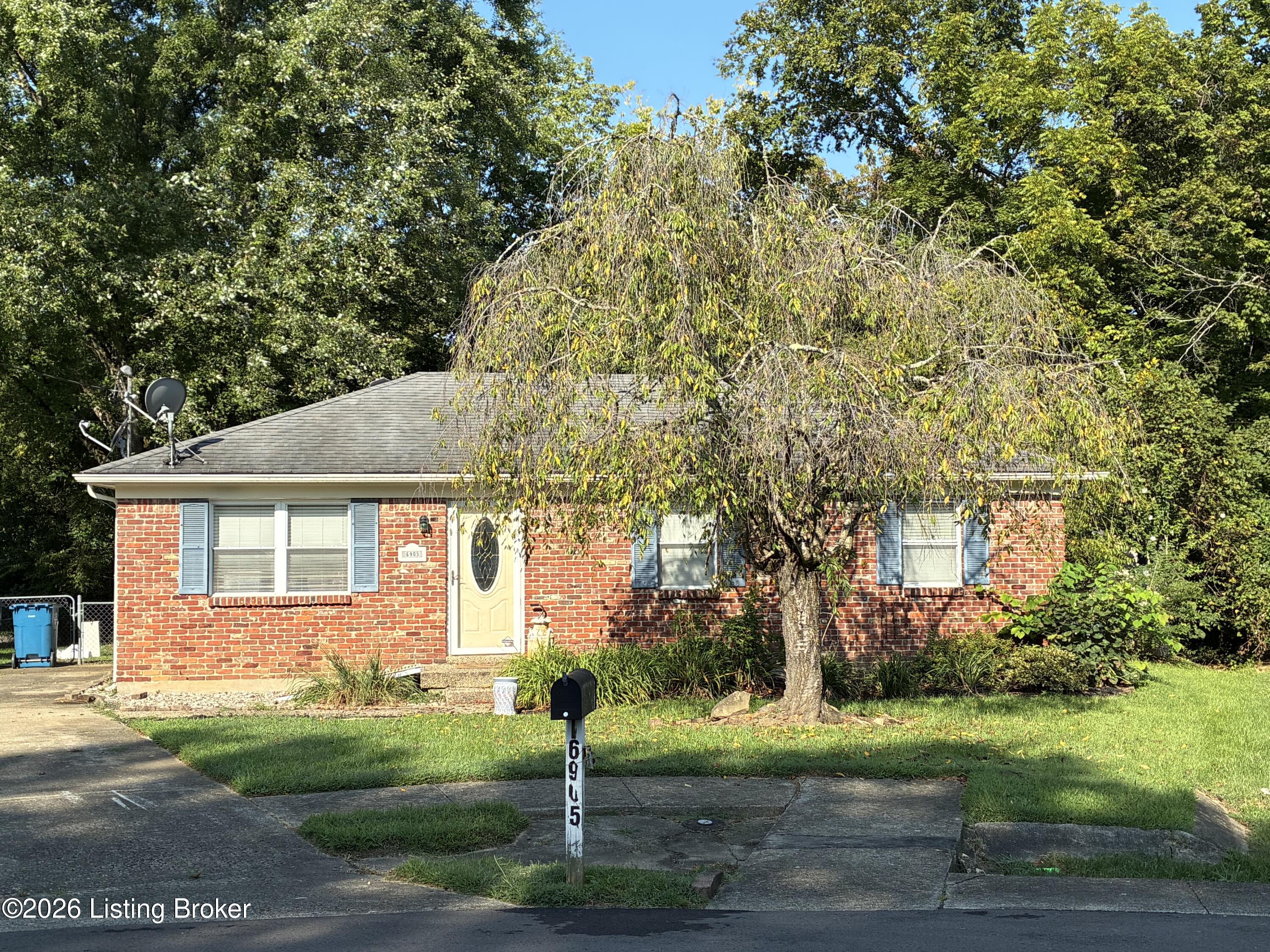 6905 Boxwood Ct Property Photo 1