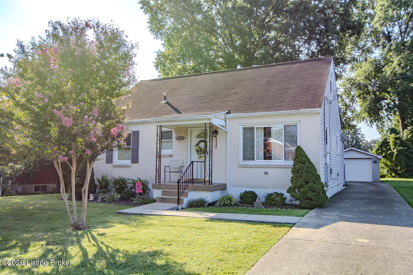 898 Molter Ave Property Photo 1