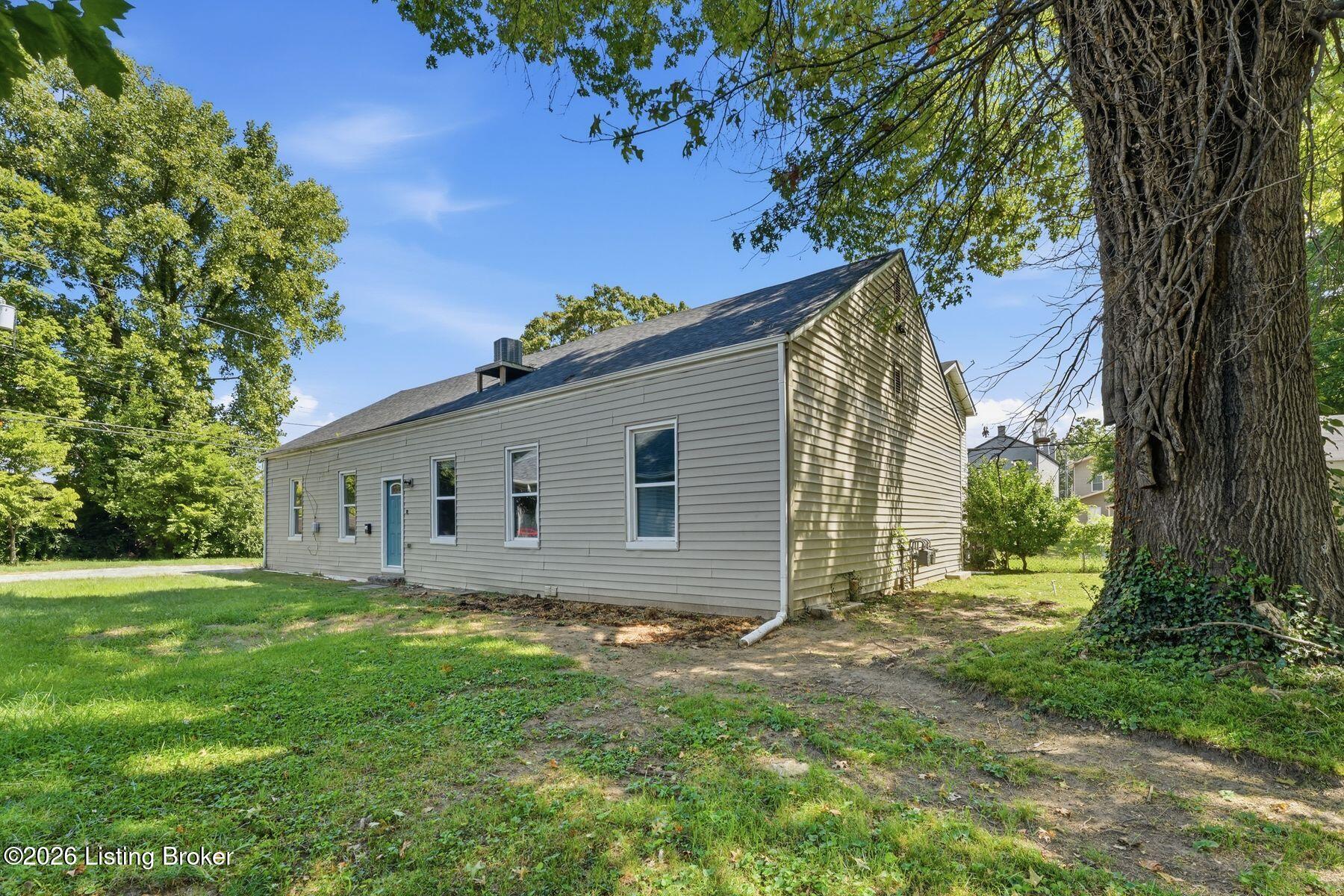 724 E Coke Property Photo 6
