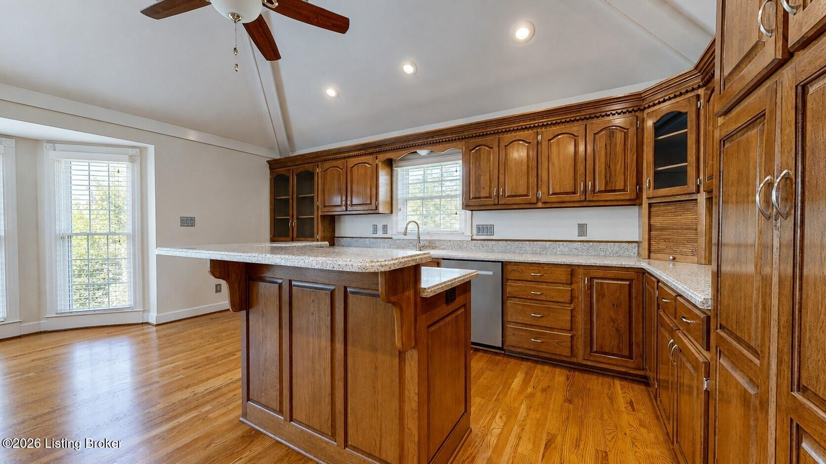 154 Shady Oak Ct Property Photo 16