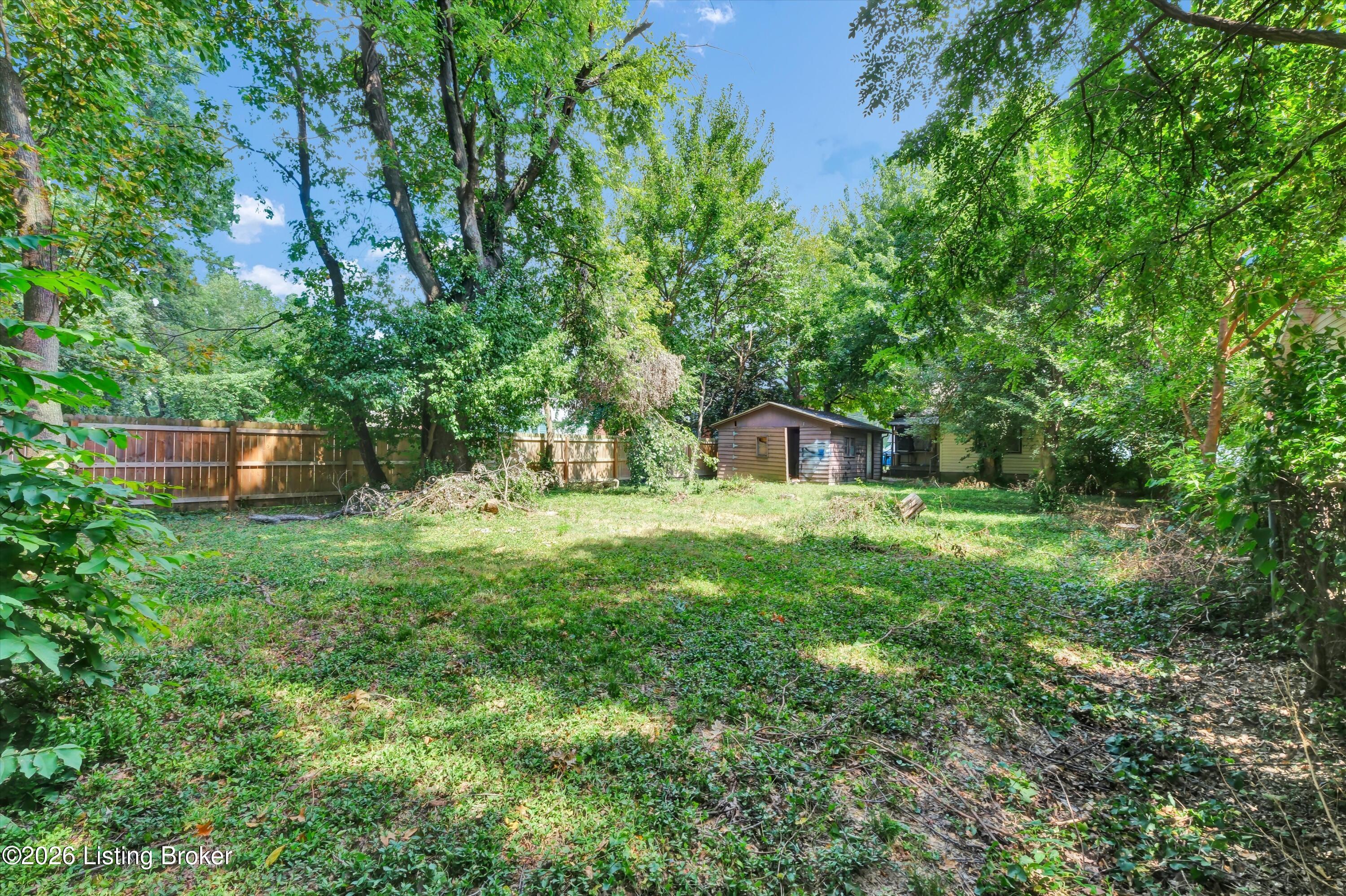 1111 W Indian Trail Property Photo 33