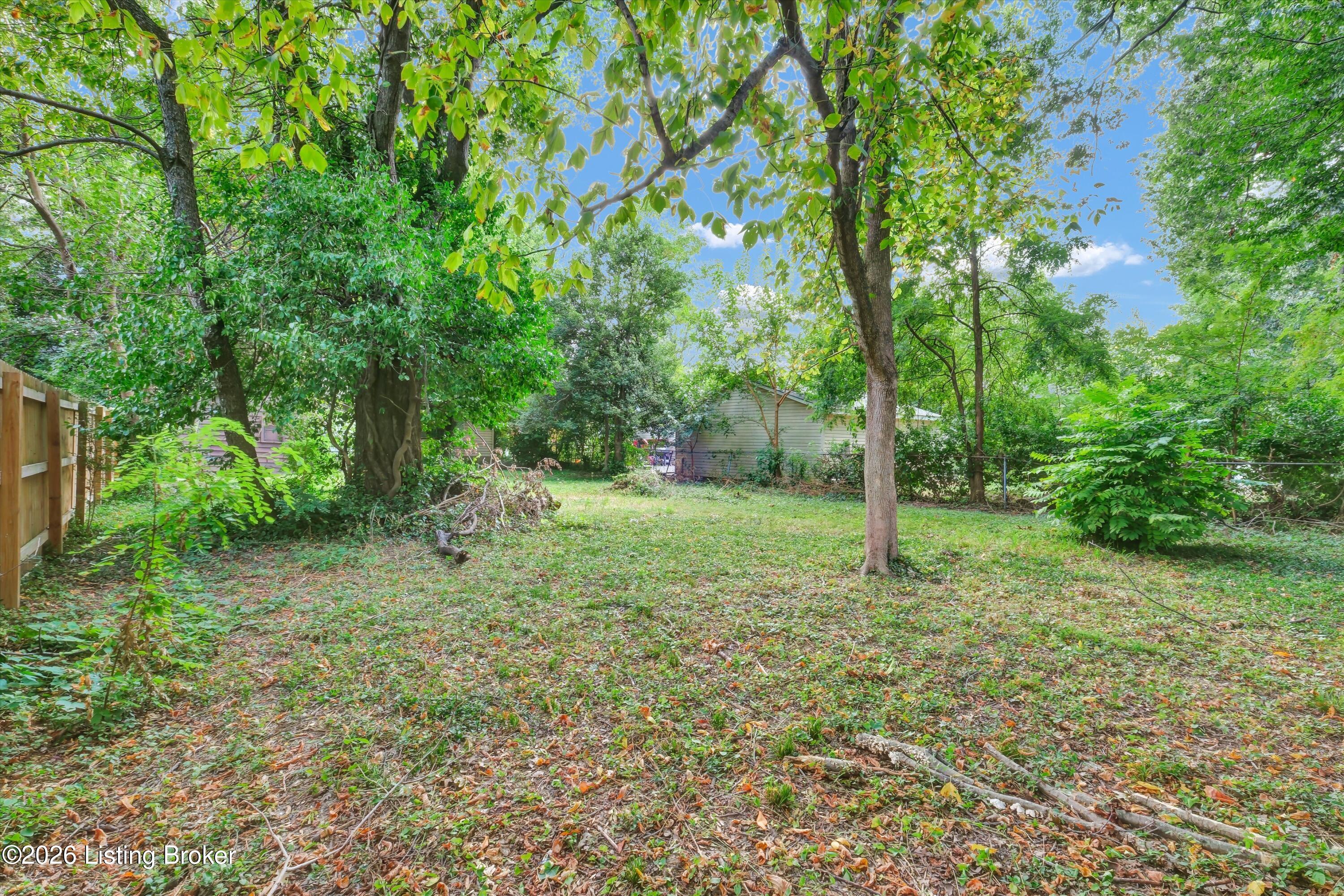 1111 W Indian Trail Property Photo 34