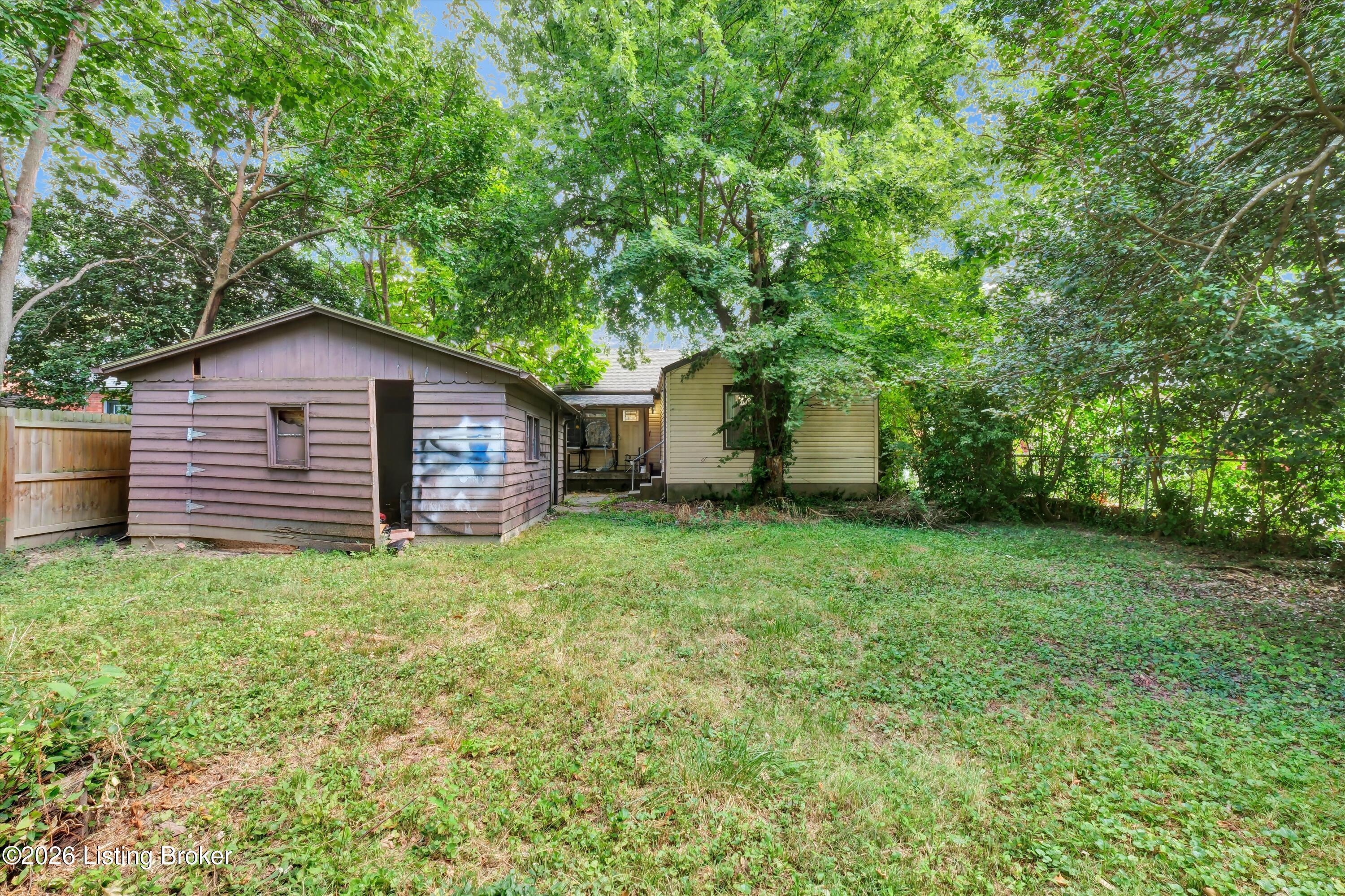 1111 W Indian Trail Property Photo 35