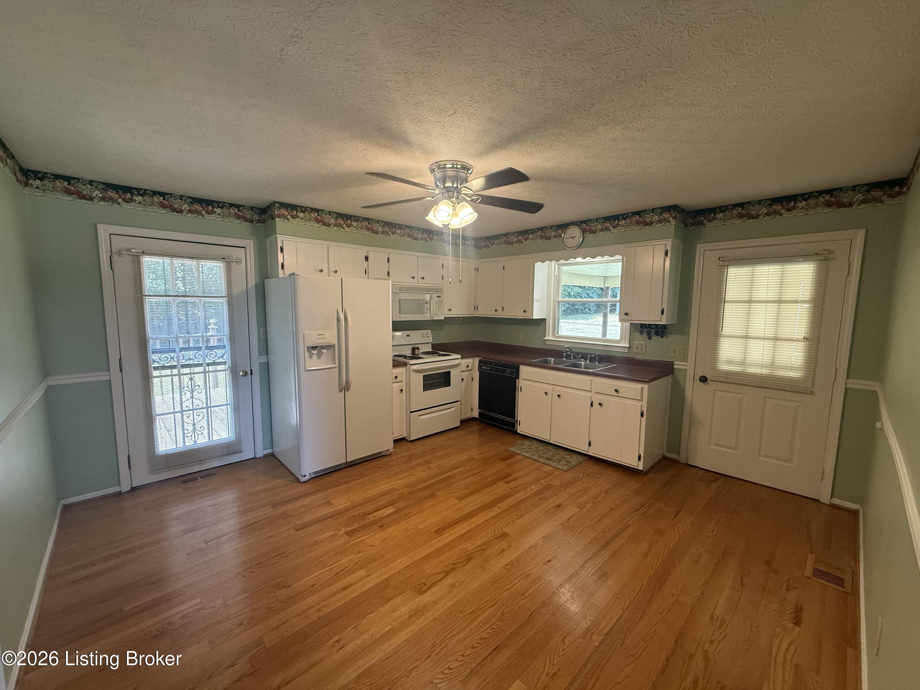 315 Hill St Property Photo 7