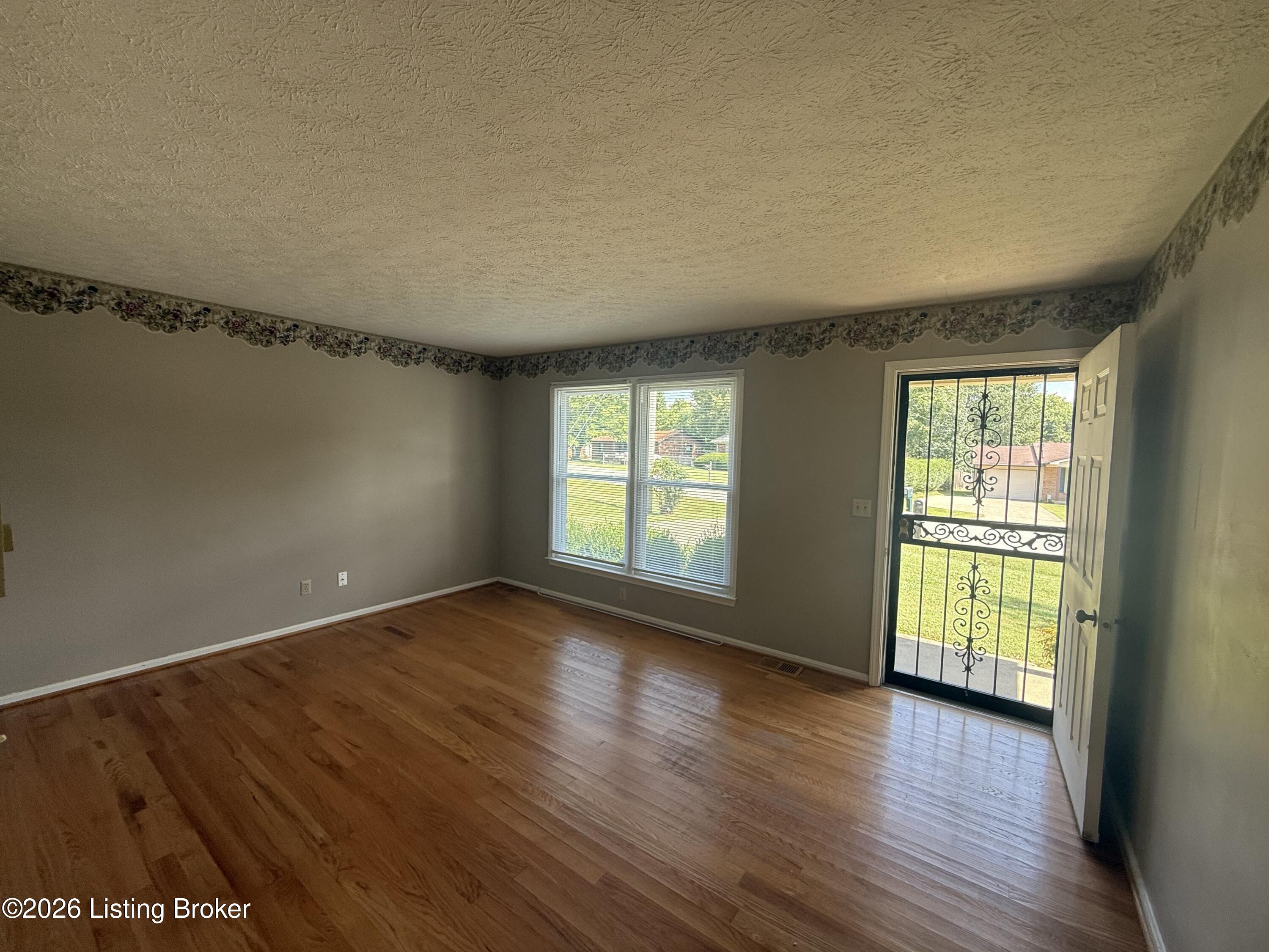 315 Hill St Property Photo 8