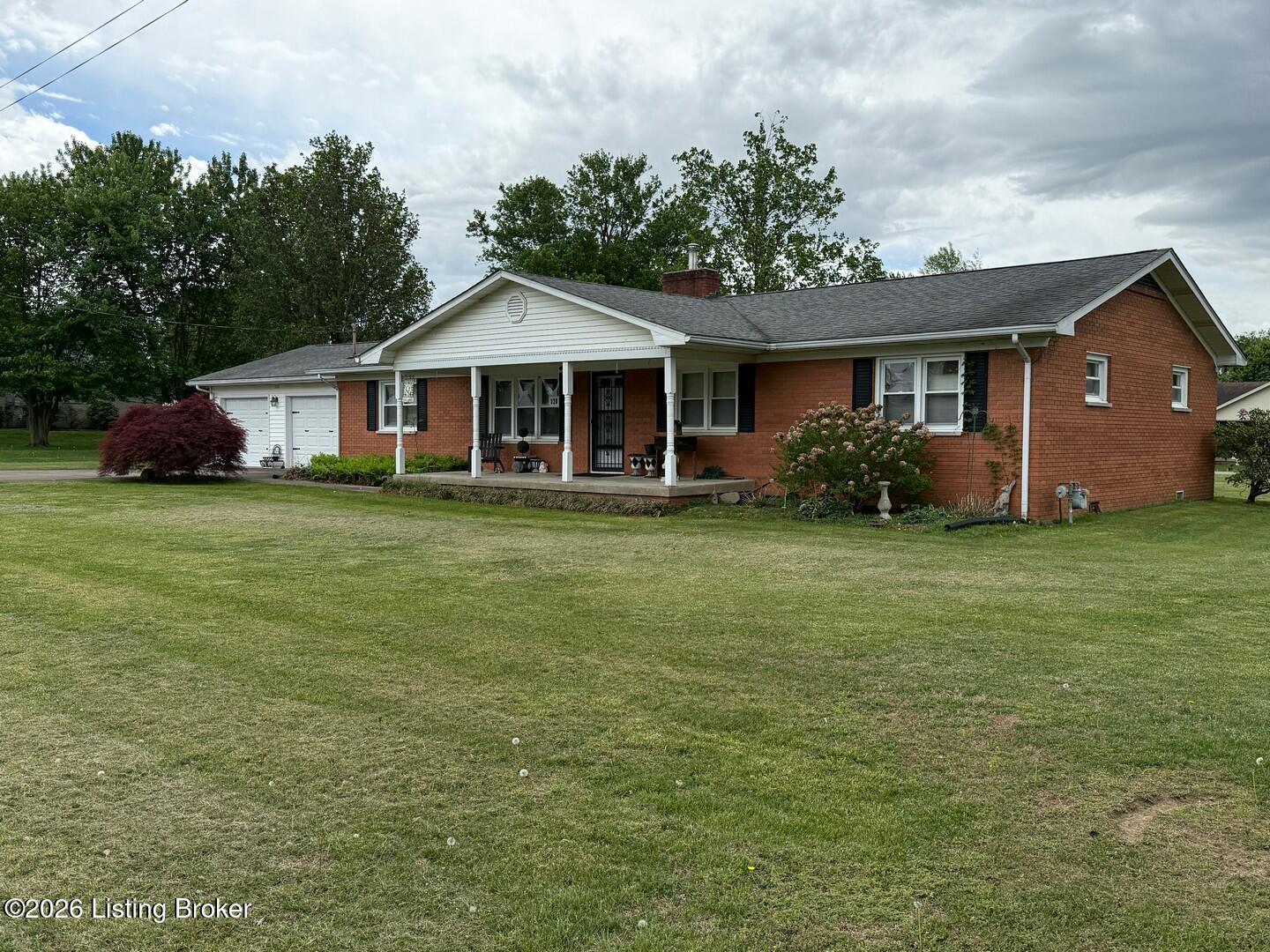 320 Sequoia Dr Property Photo 2
