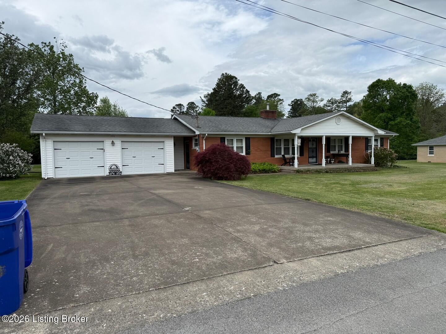 320 Sequoia Dr Property Photo 7