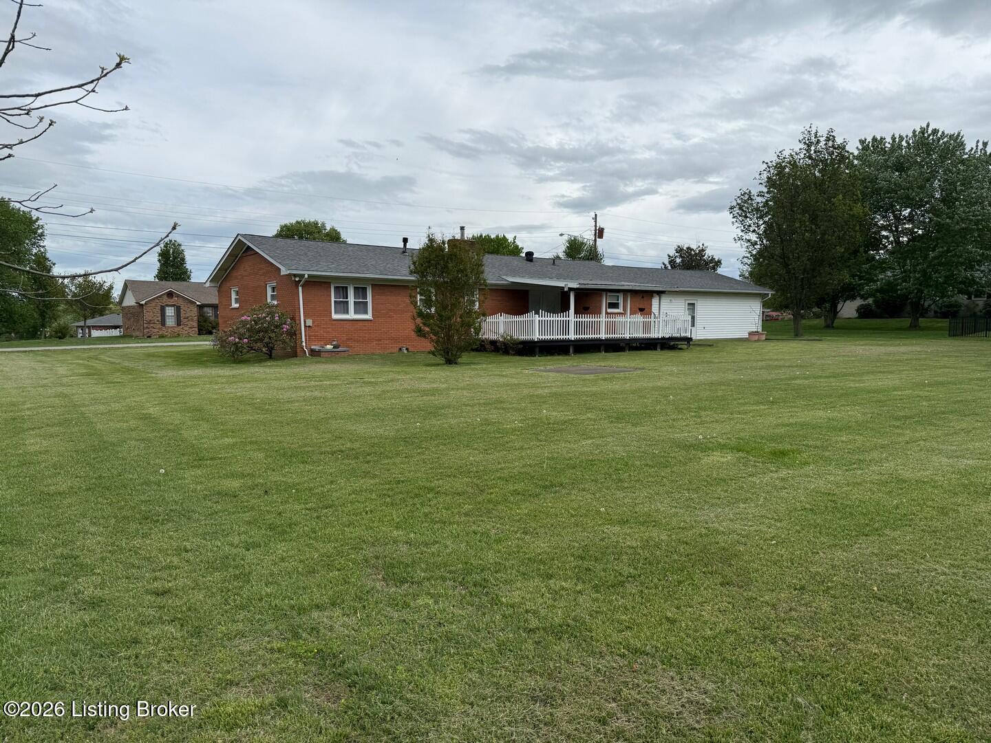 320 Sequoia Dr Property Photo 10