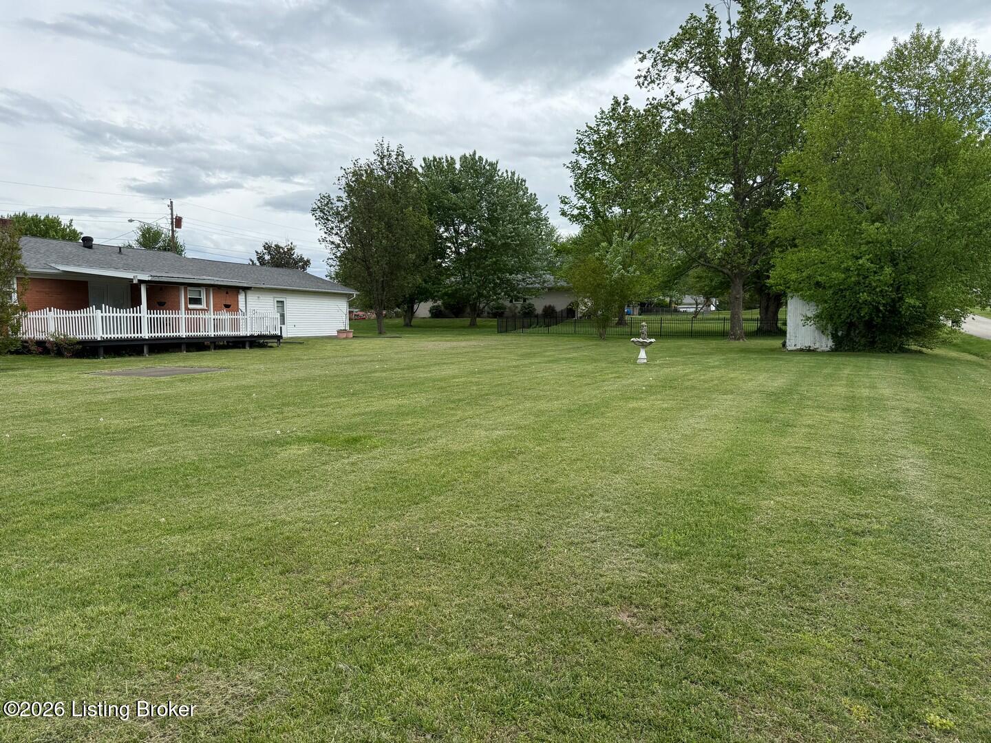320 Sequoia Dr Property Photo 11